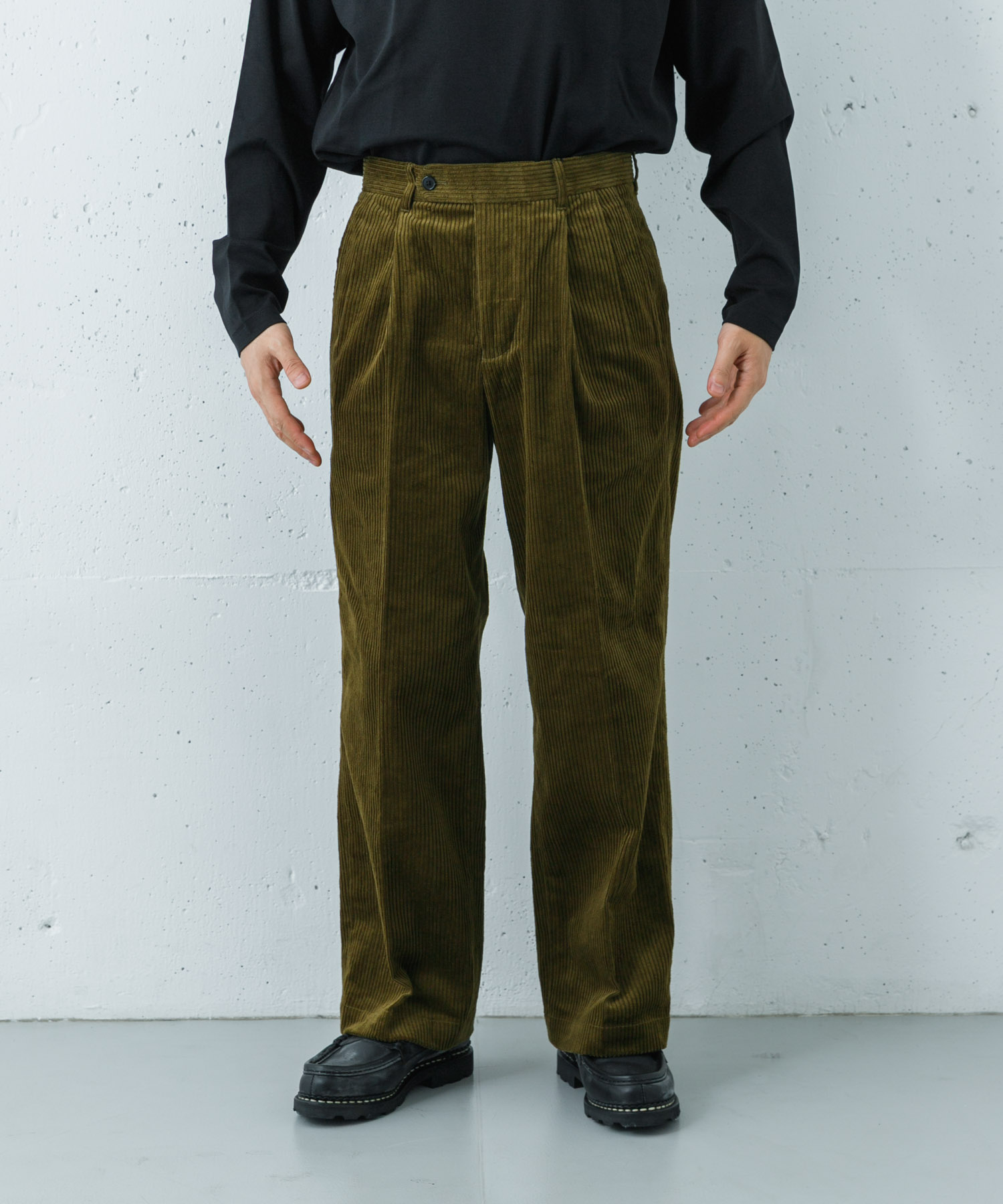 KHAKI