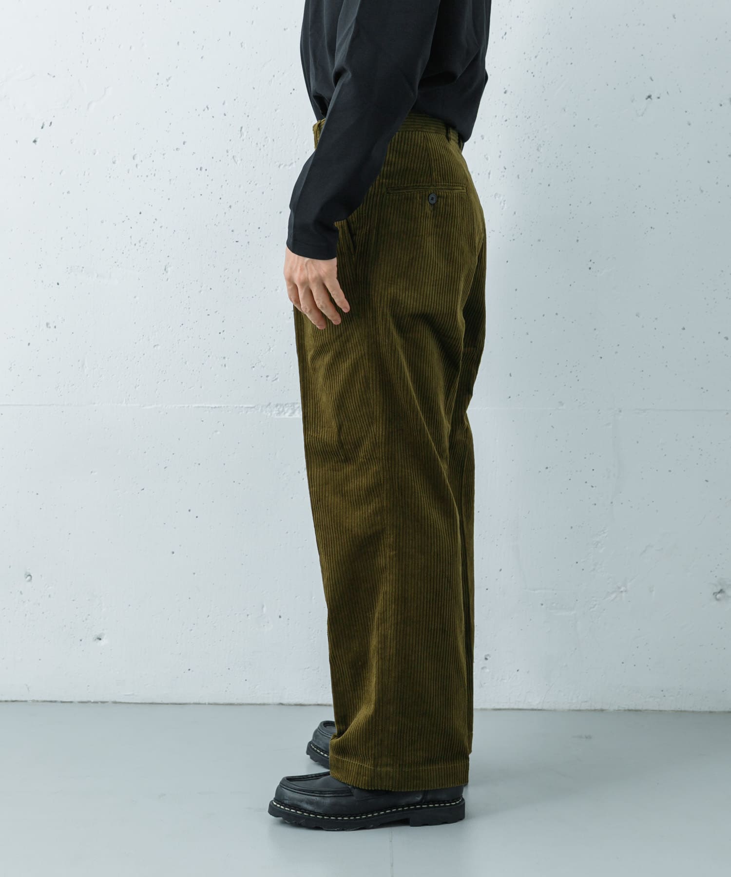 KHAKI
