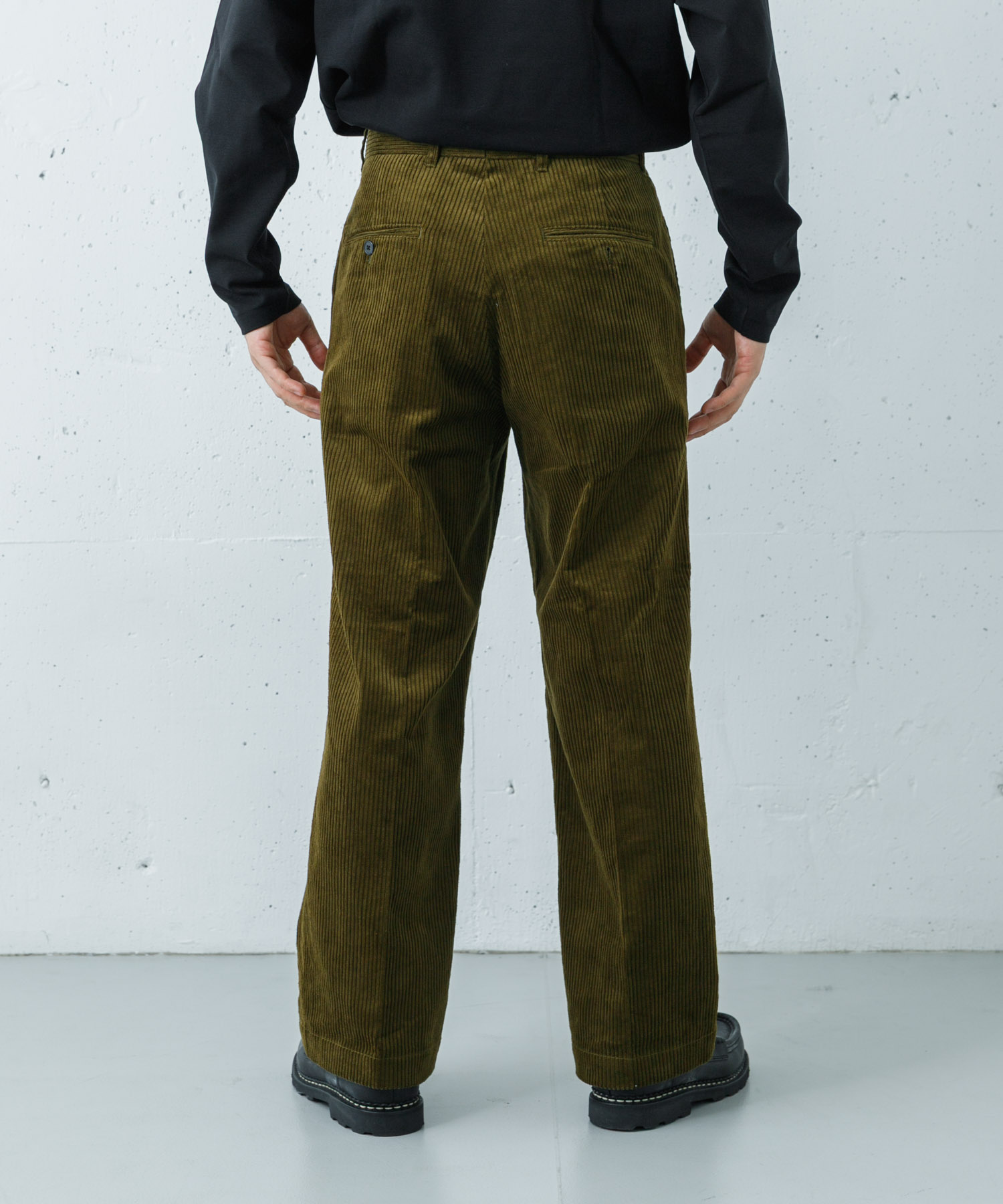 KHAKI