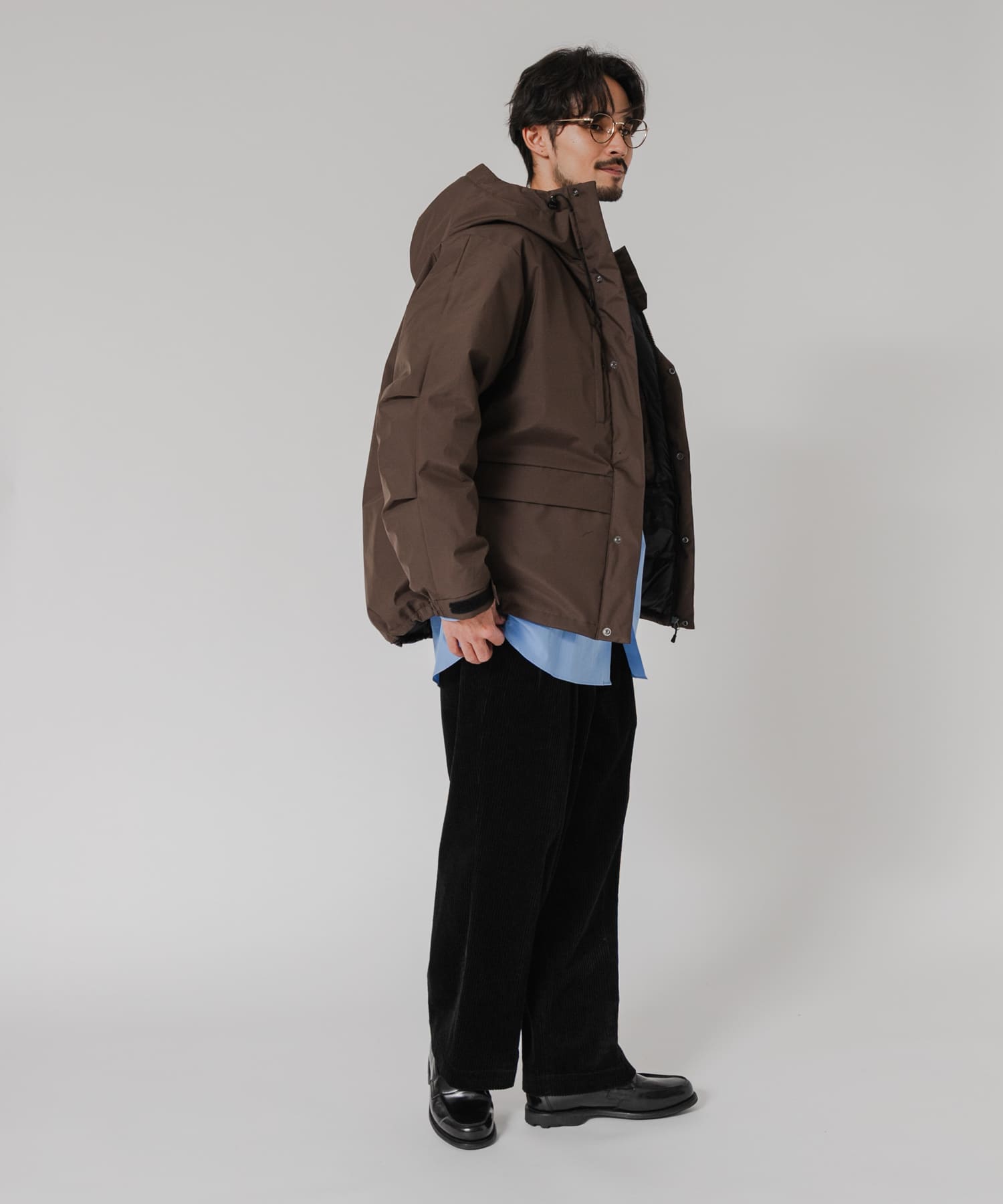 KHAKI