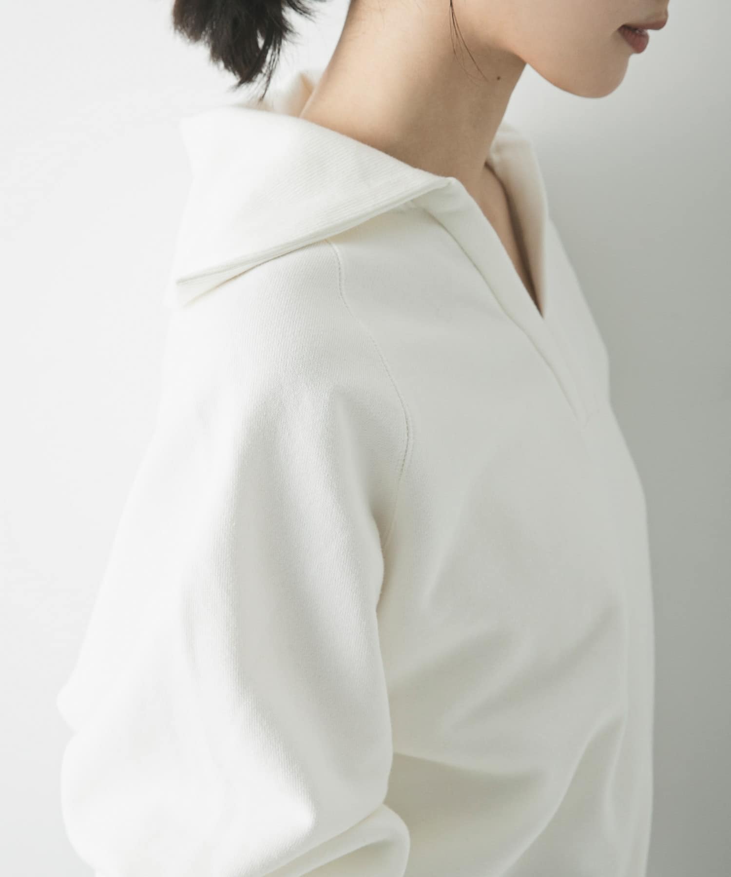 OFF WHITE