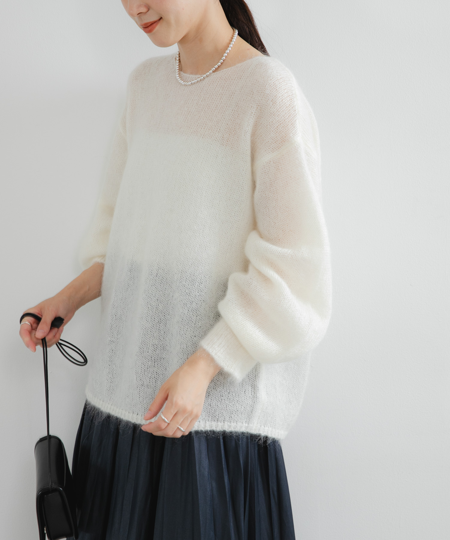 OFF WHITE