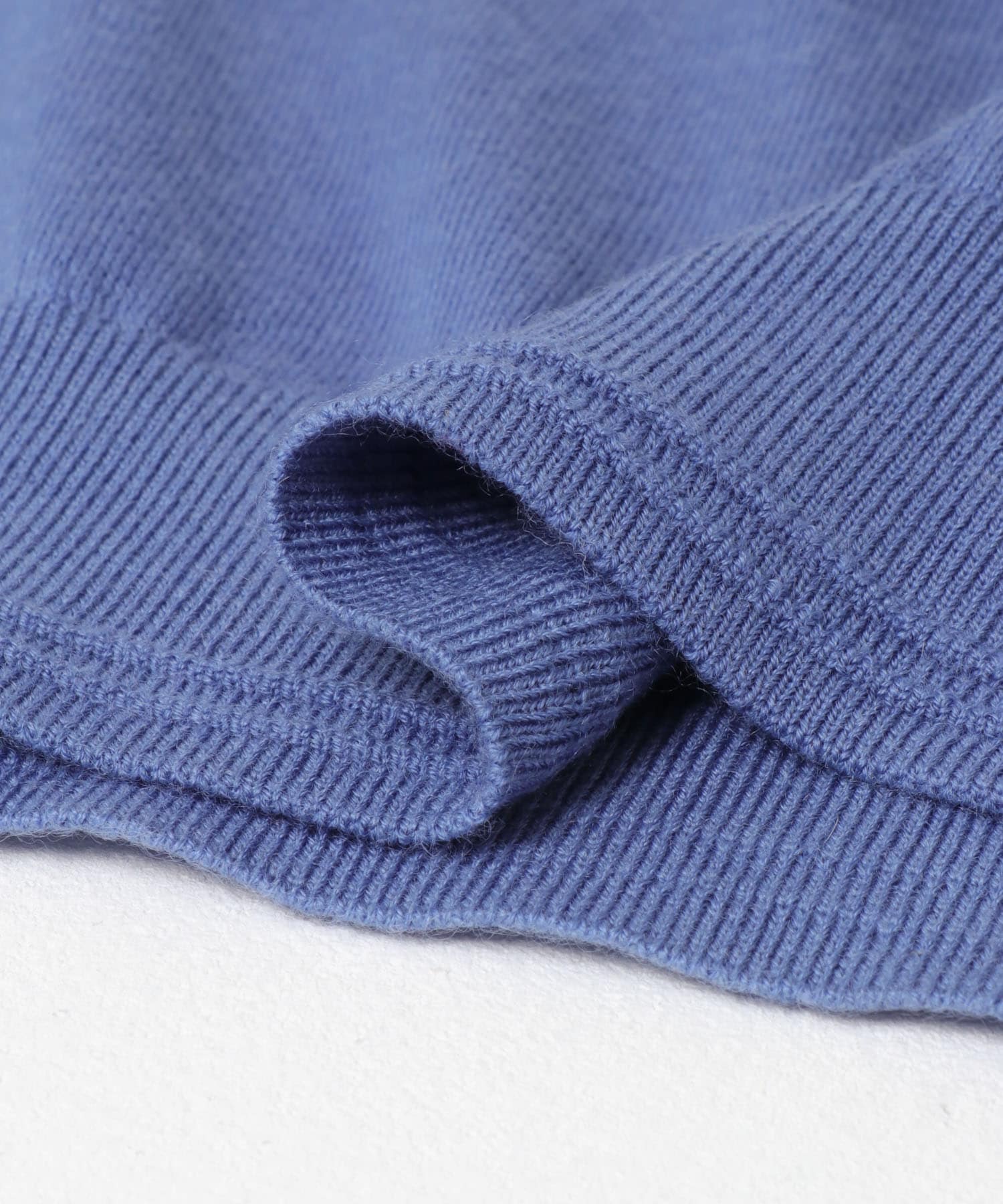 new basic　Lisse Cashmere henry knit BLUE GRAY FREE