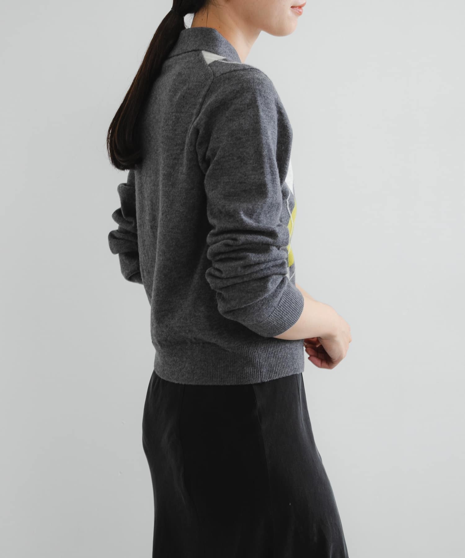 GRAY