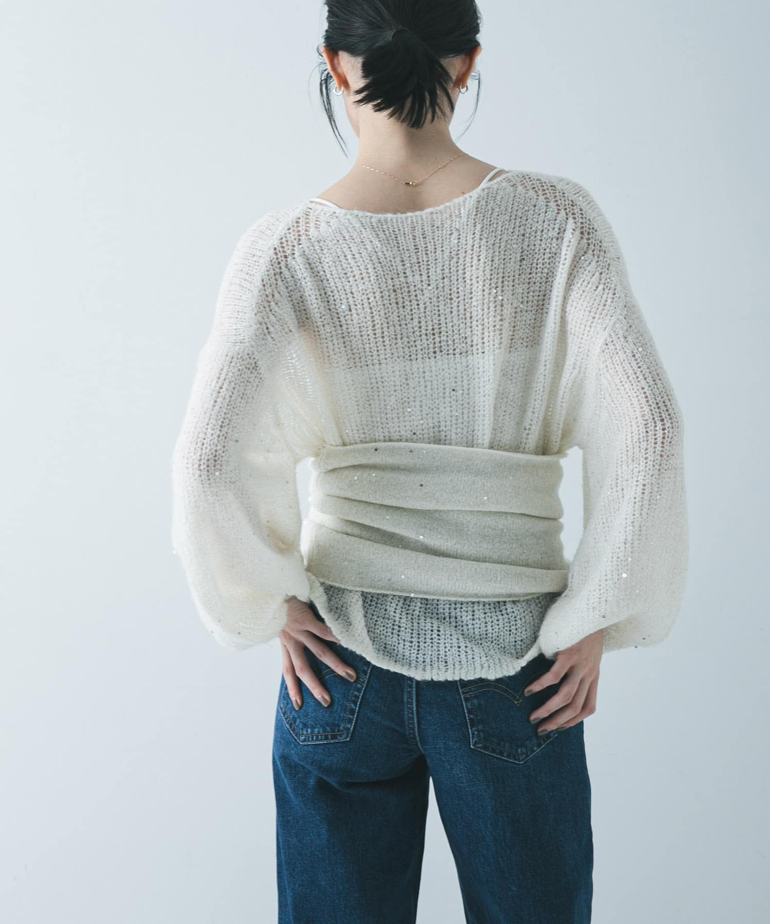 OFF WHITE