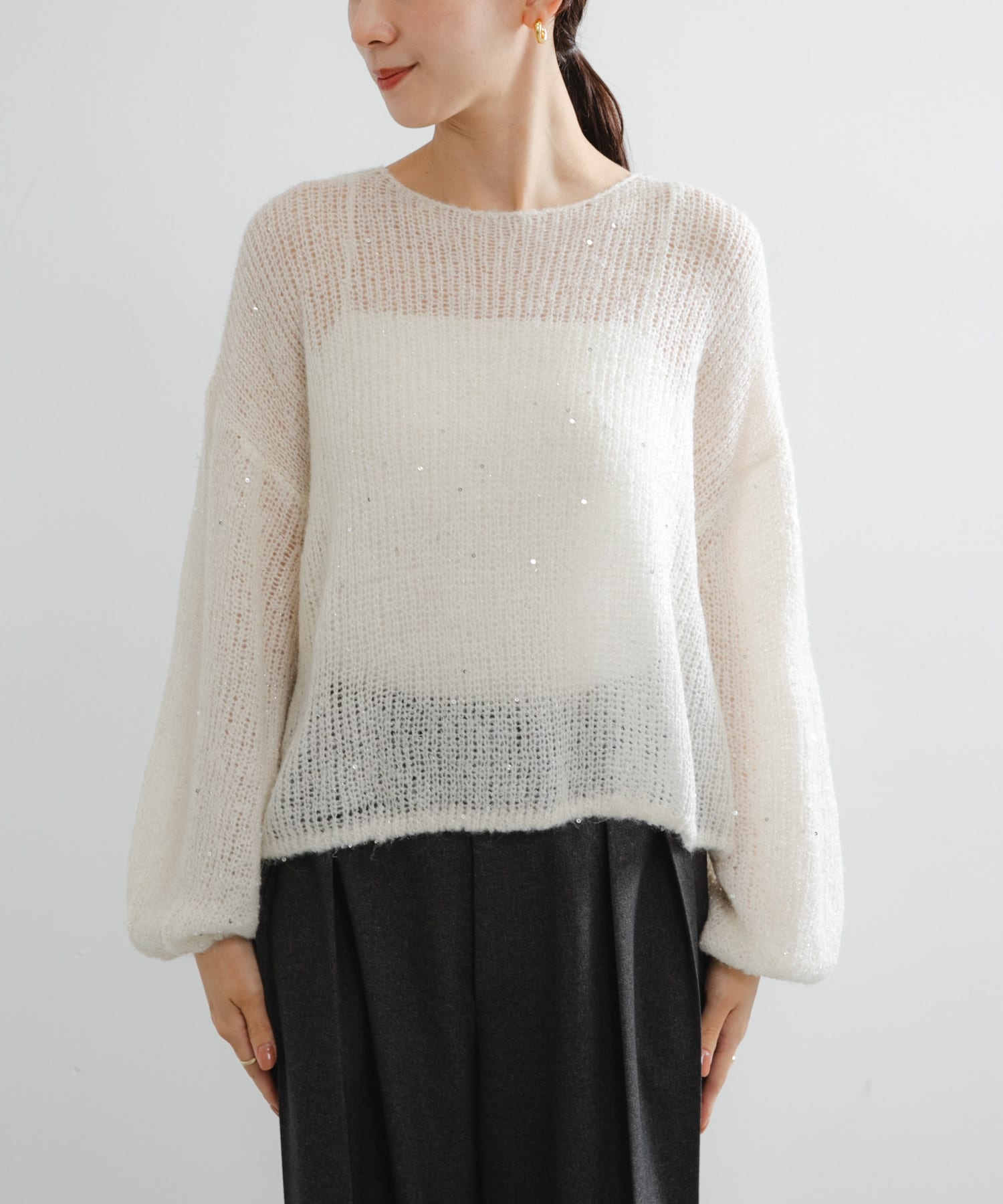 OFF WHITE