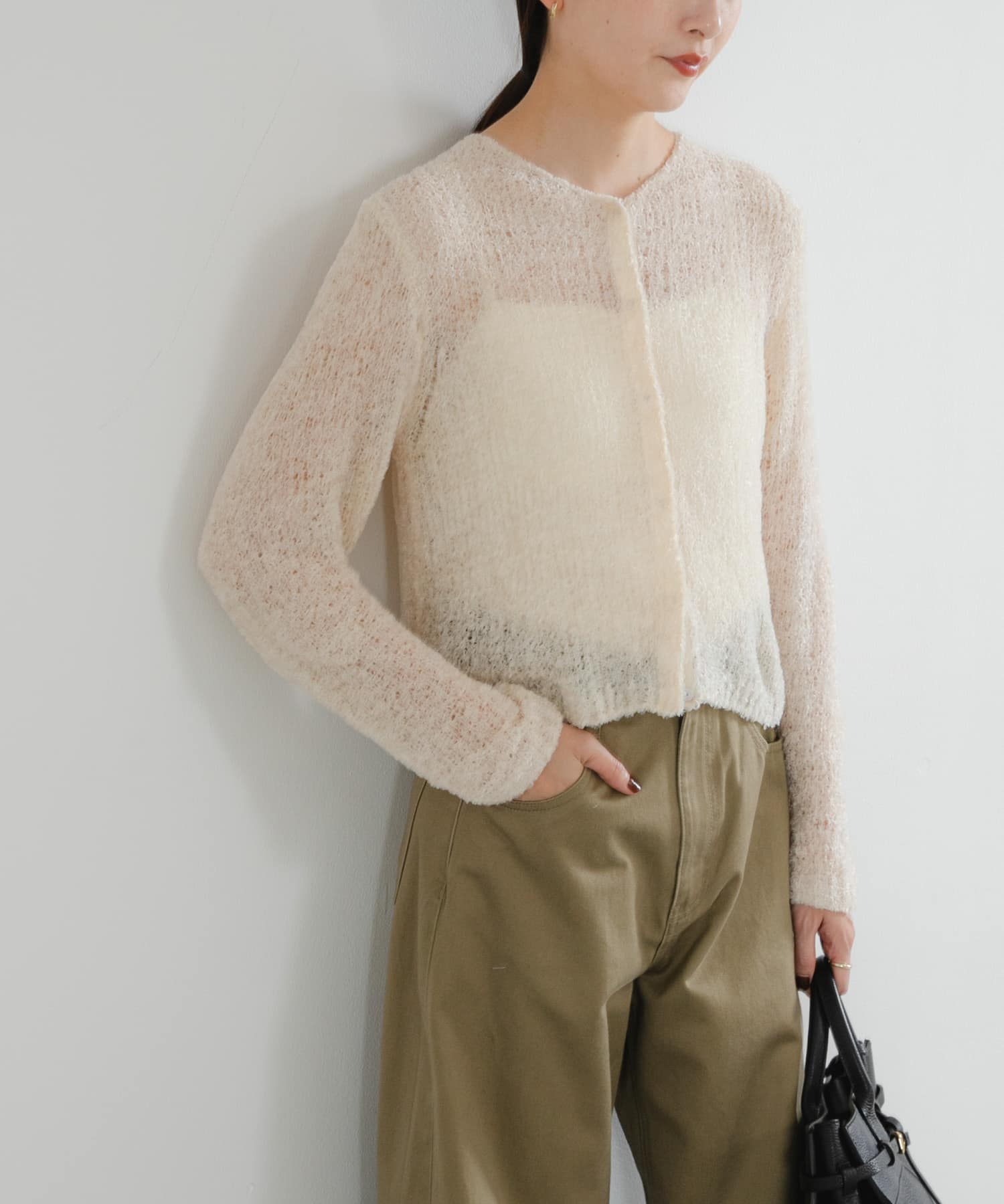 OFF WHITE