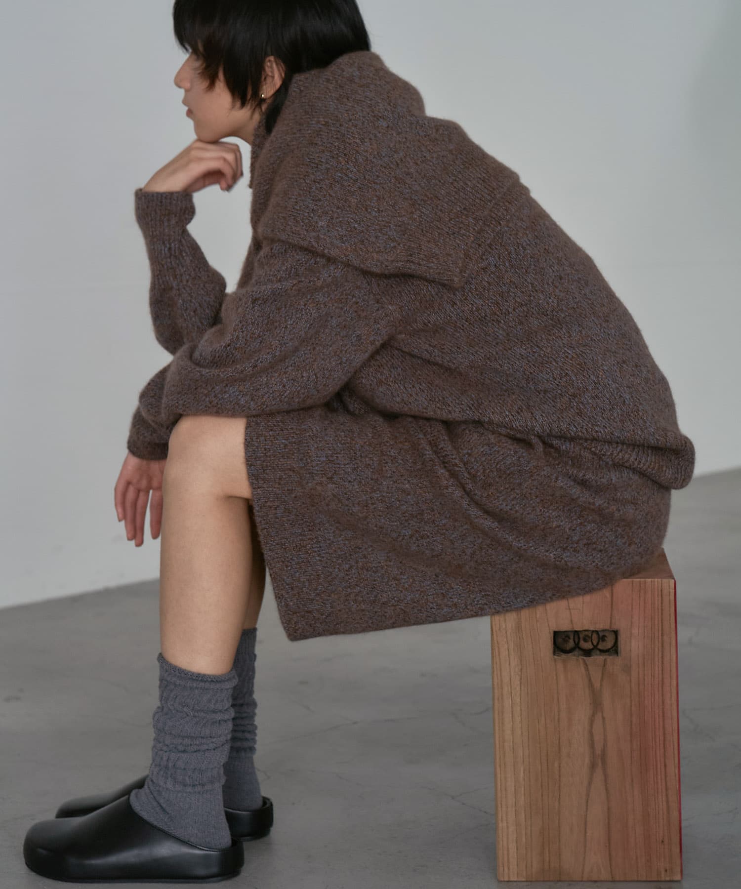 new basic　CASHMERE SILK MOULINE CREW-NECK KNIT BROWN Free