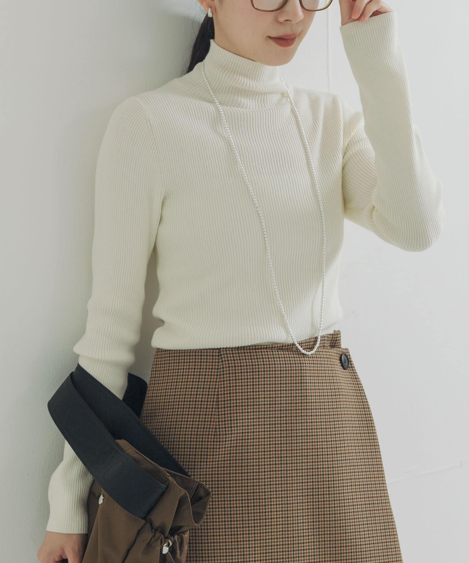 『UR TECH』ハイネックリブニット