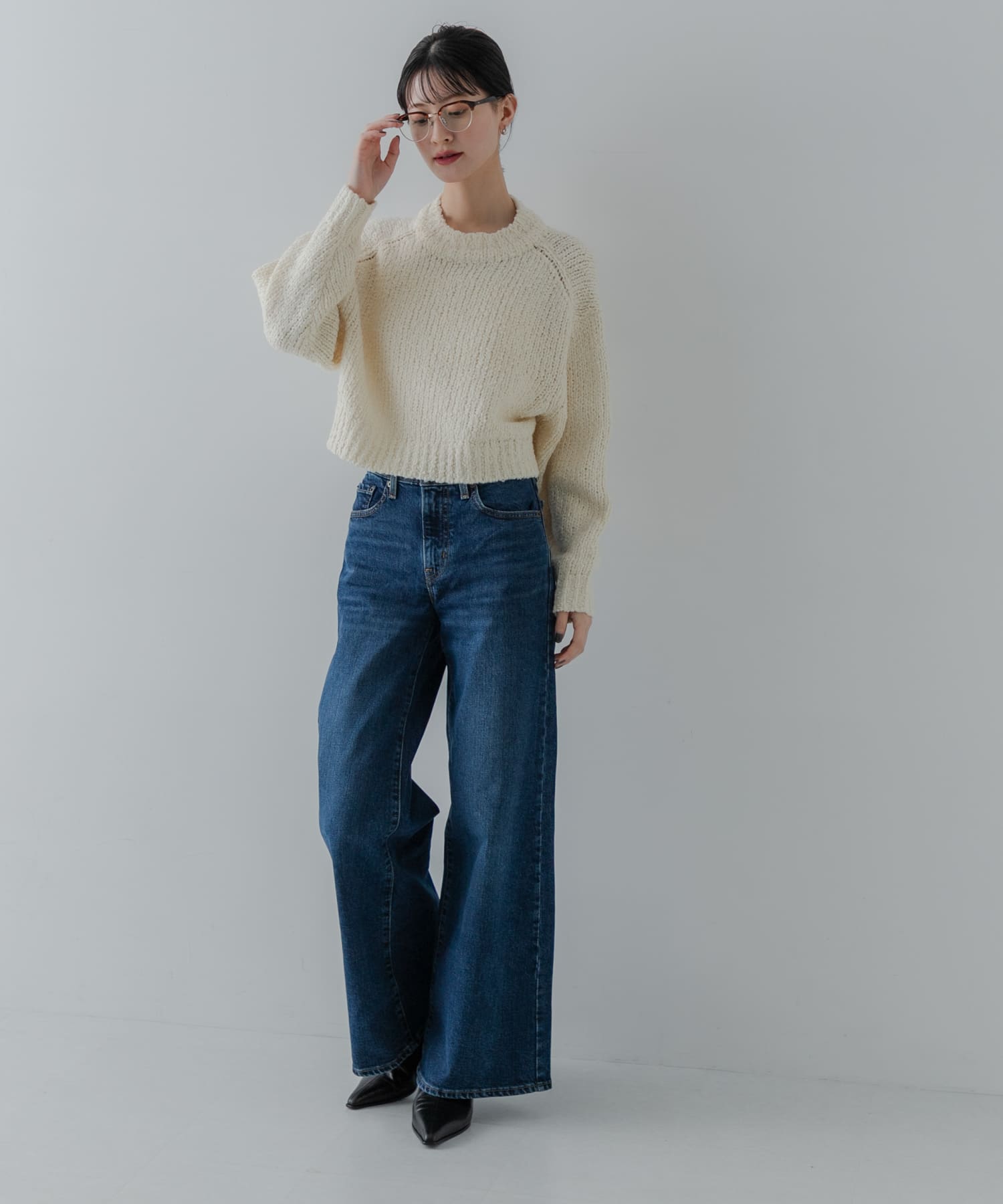 OFF WHITE