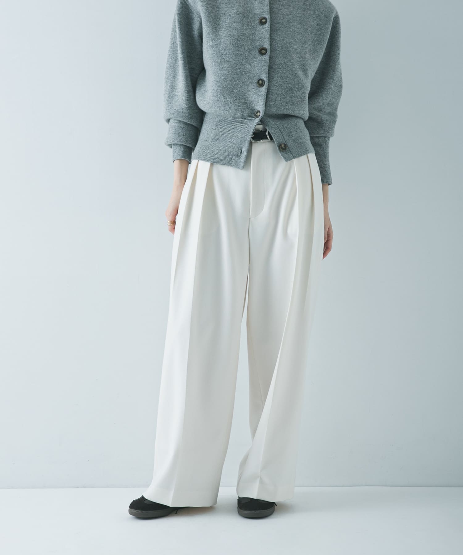 OFF WHITE