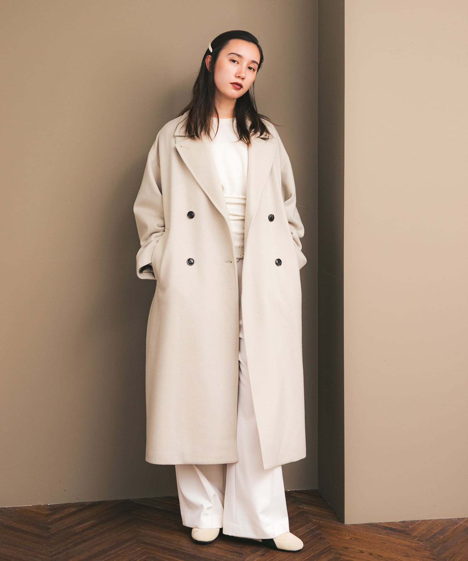 OFF WHITE