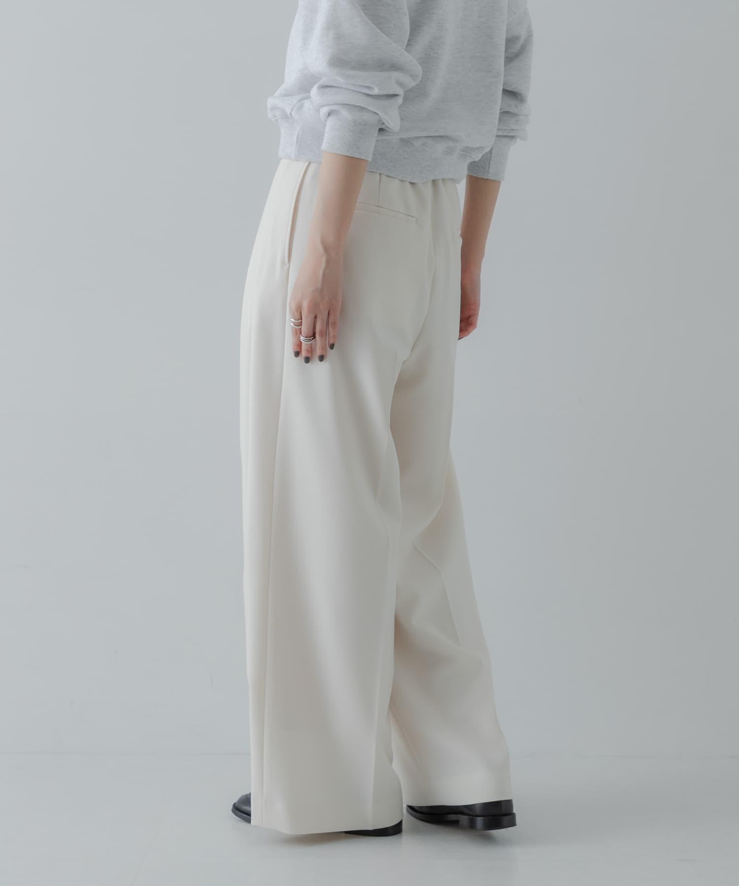 身長：166cm サイズ：38