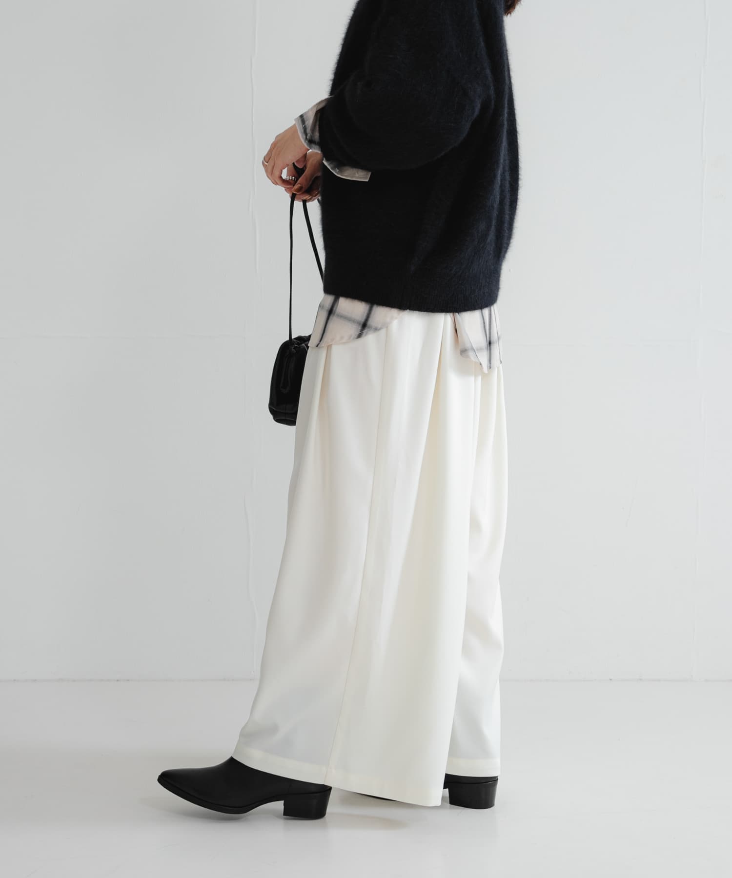 ストレッチタックギャザーワイドパンツ