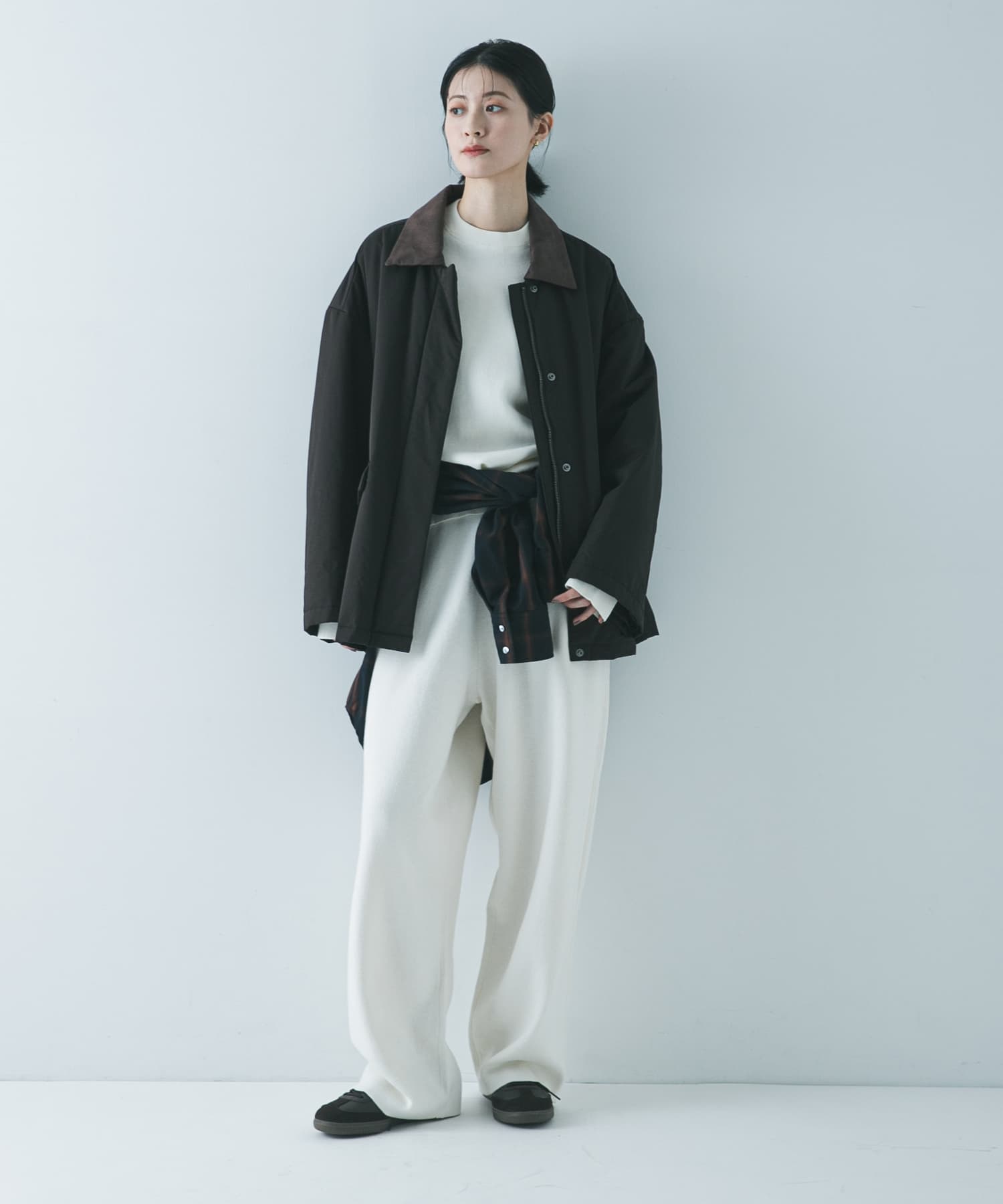 OFF WHITE