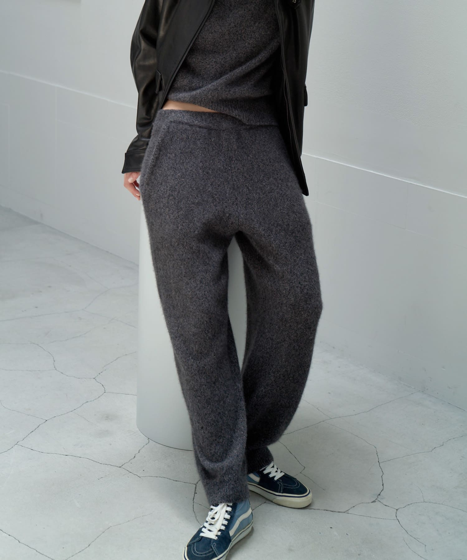 new basic　CASHMERE SILK MOULINE LONGPANTS
