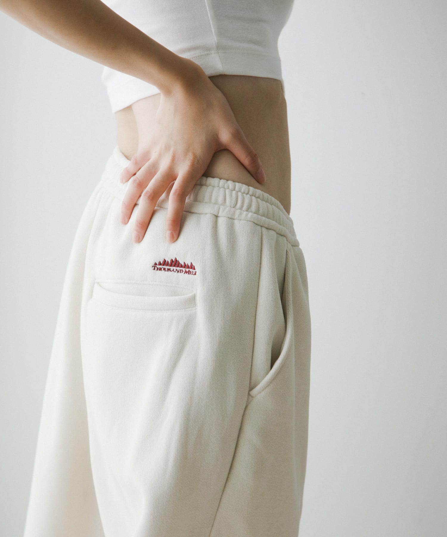 OFF WHITE