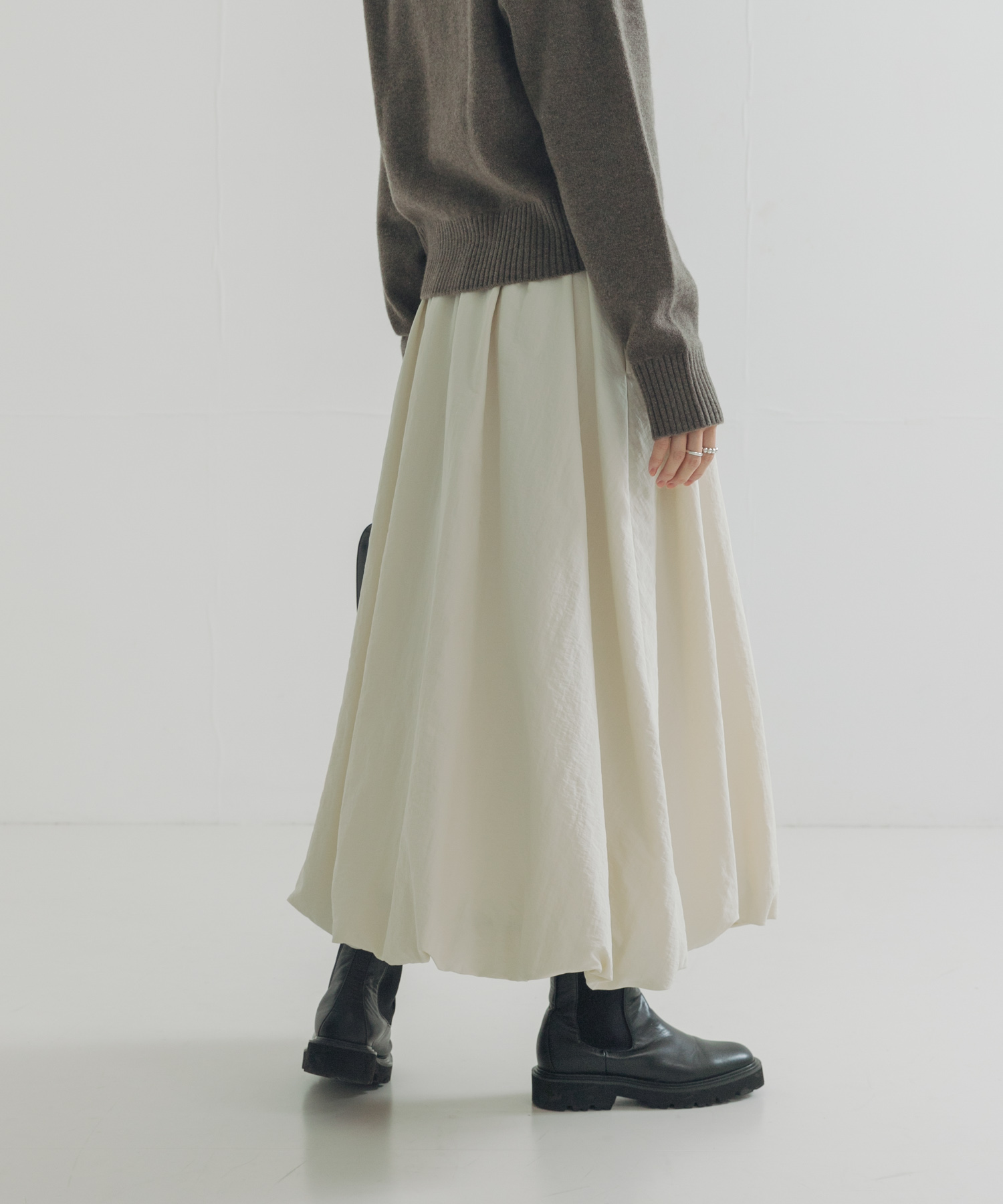OFF WHITE