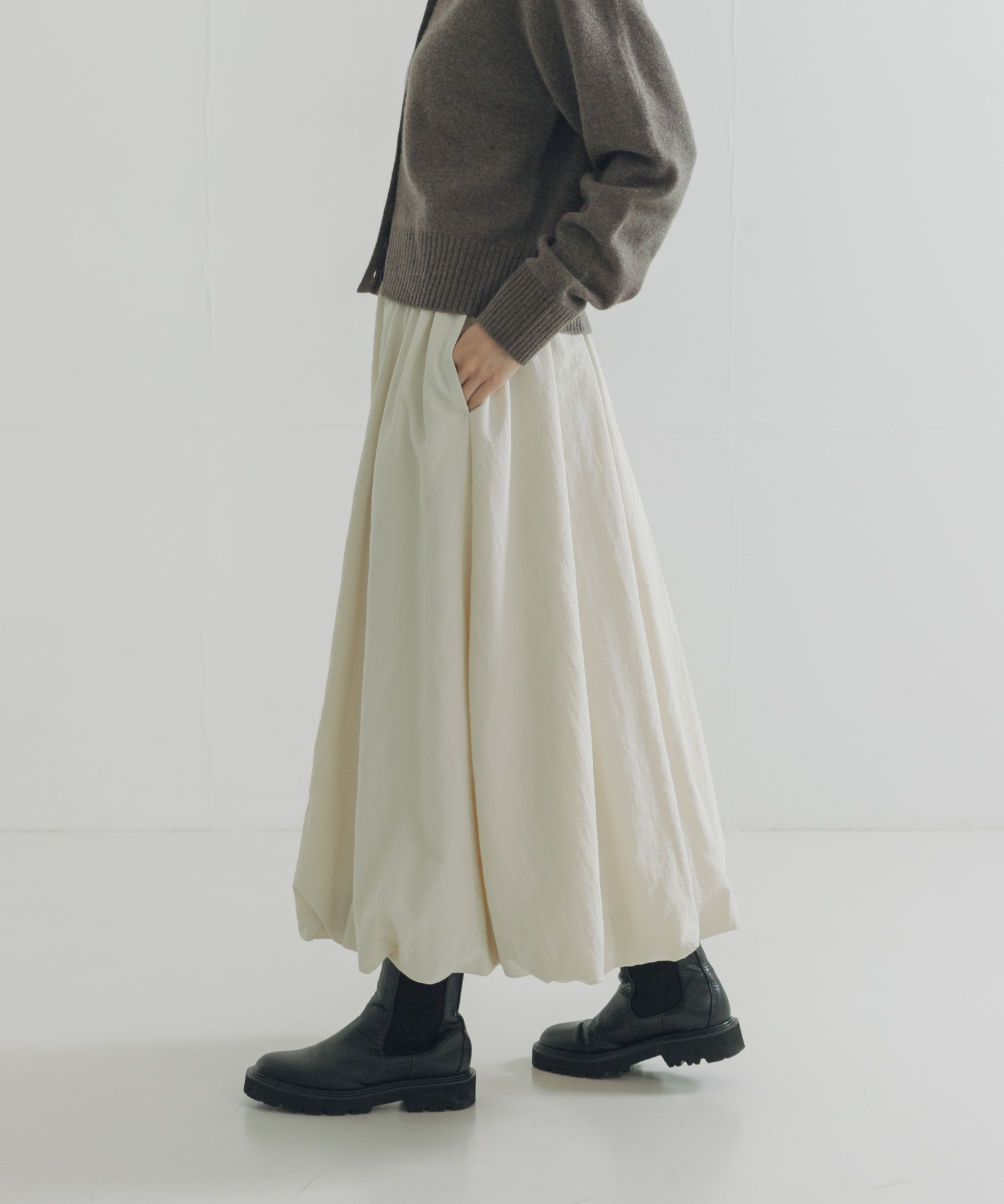 OFF WHITE