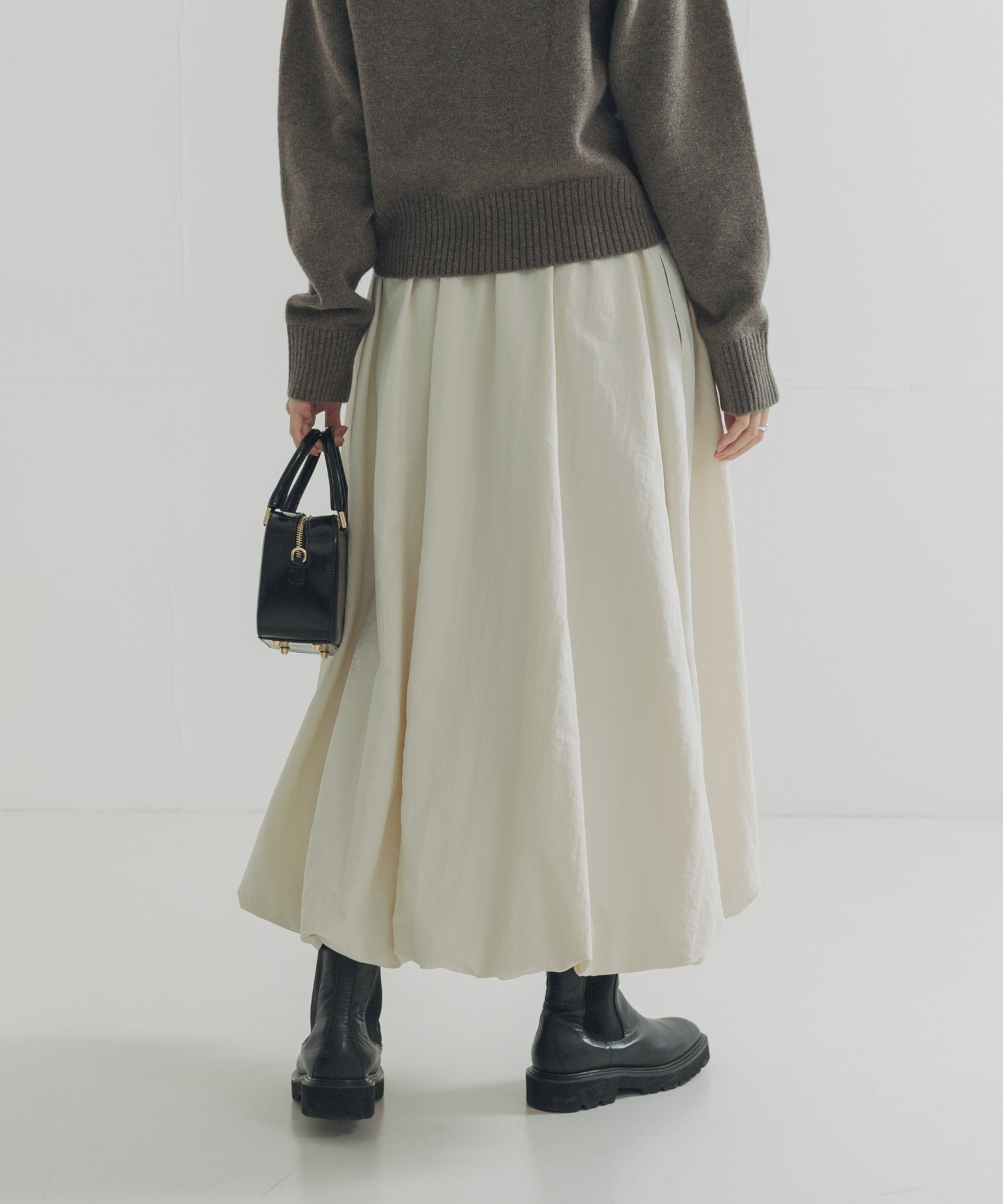 OFF WHITE