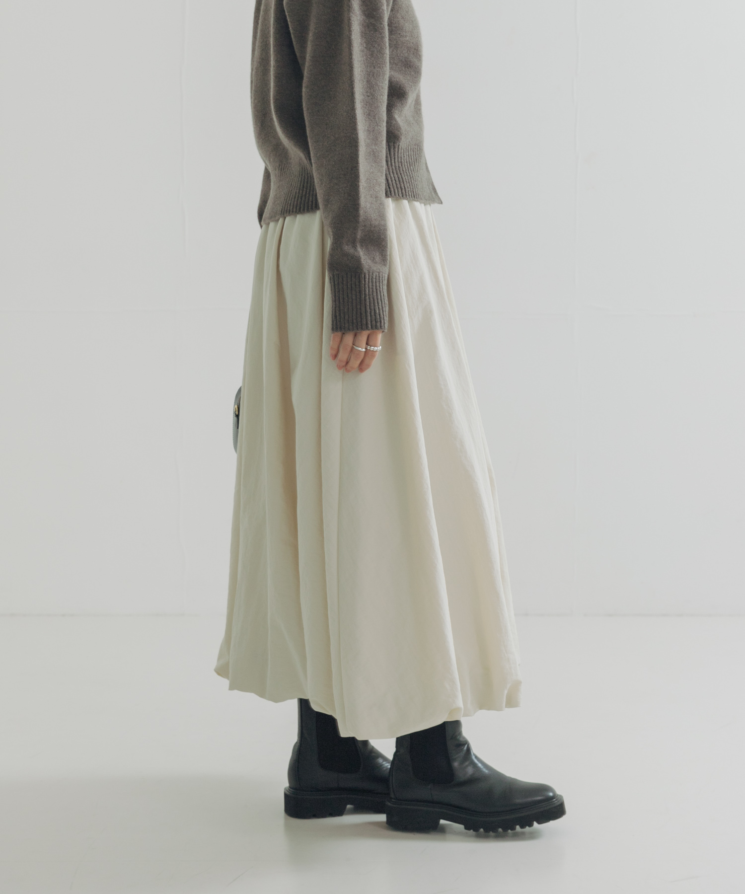 OFF WHITE