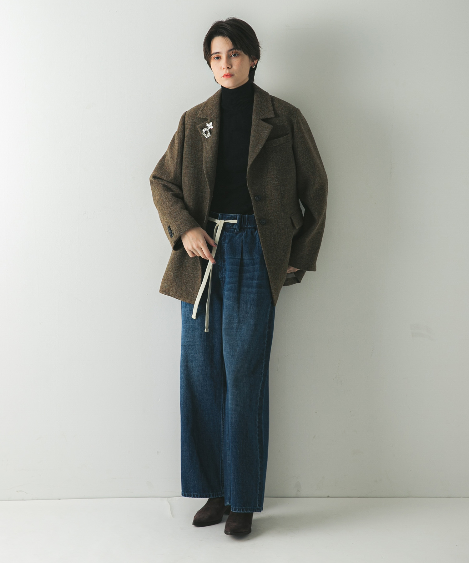 KHAKI