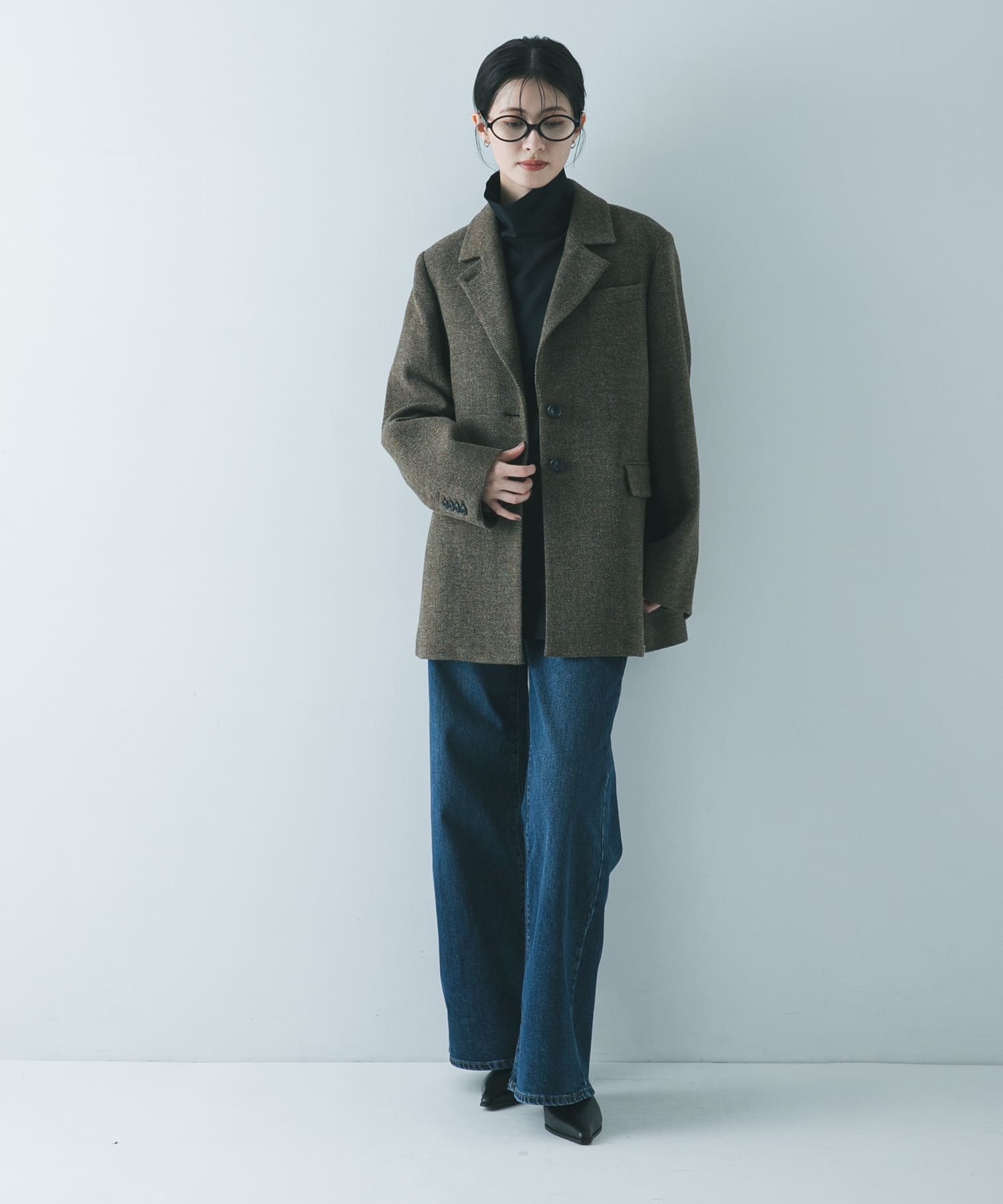 KHAKI