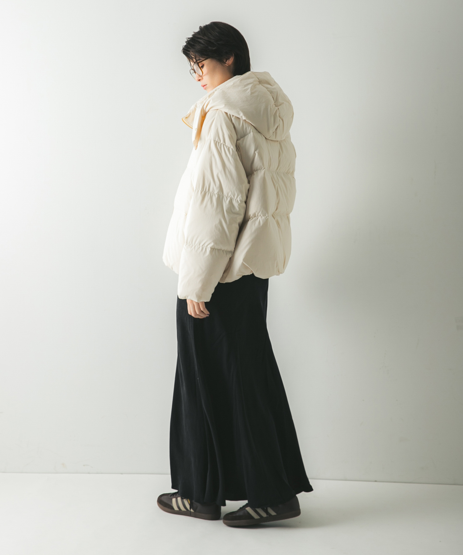 OFF WHITE