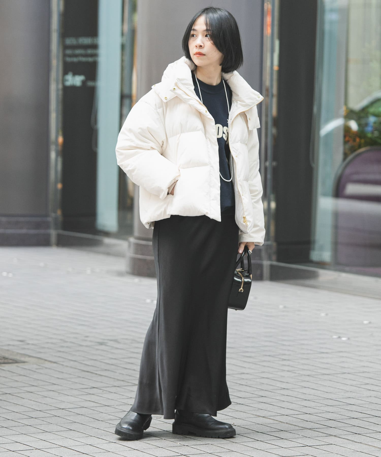 OFF WHITE