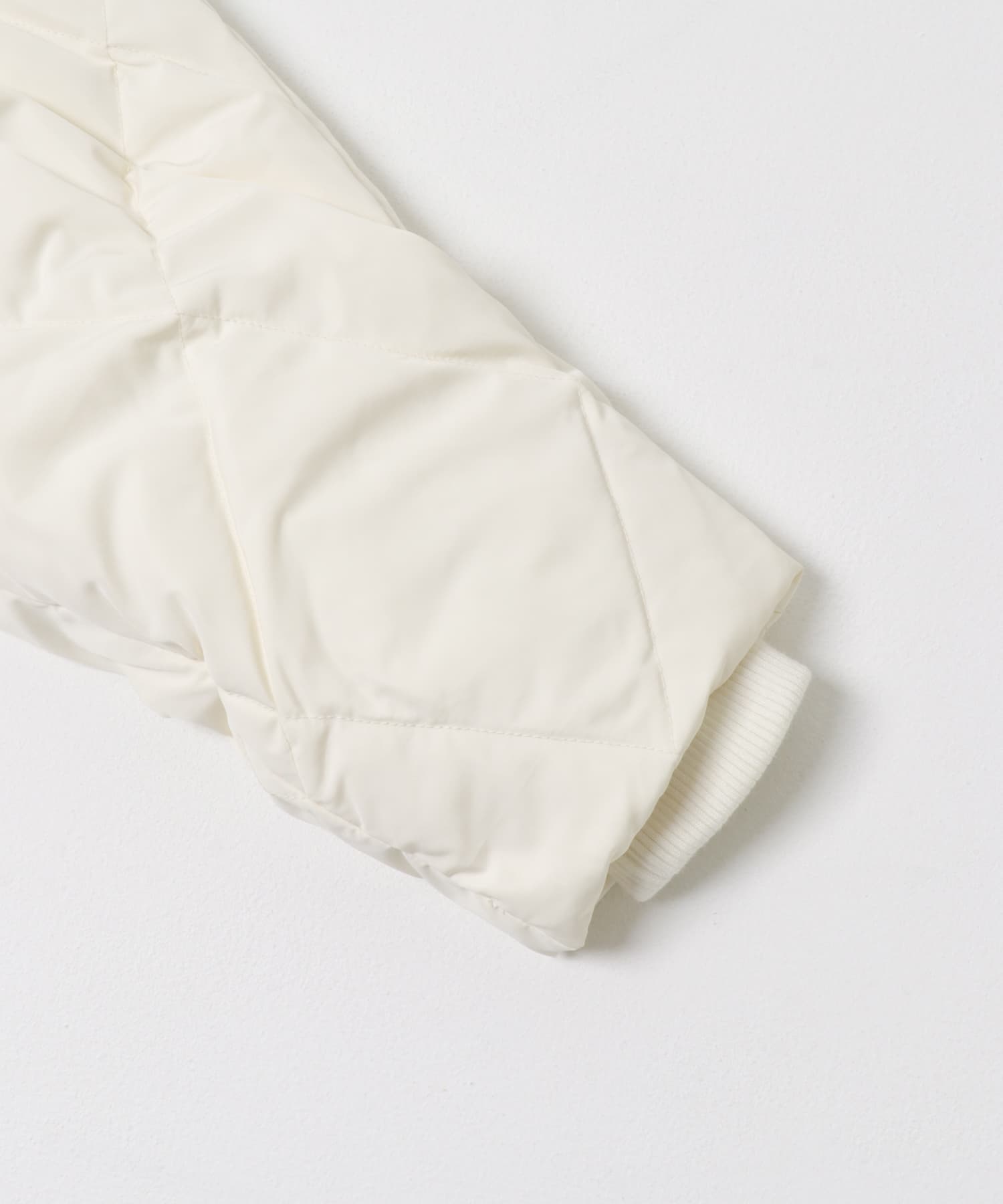 コクーンキルティングダウン OFF WHITE S