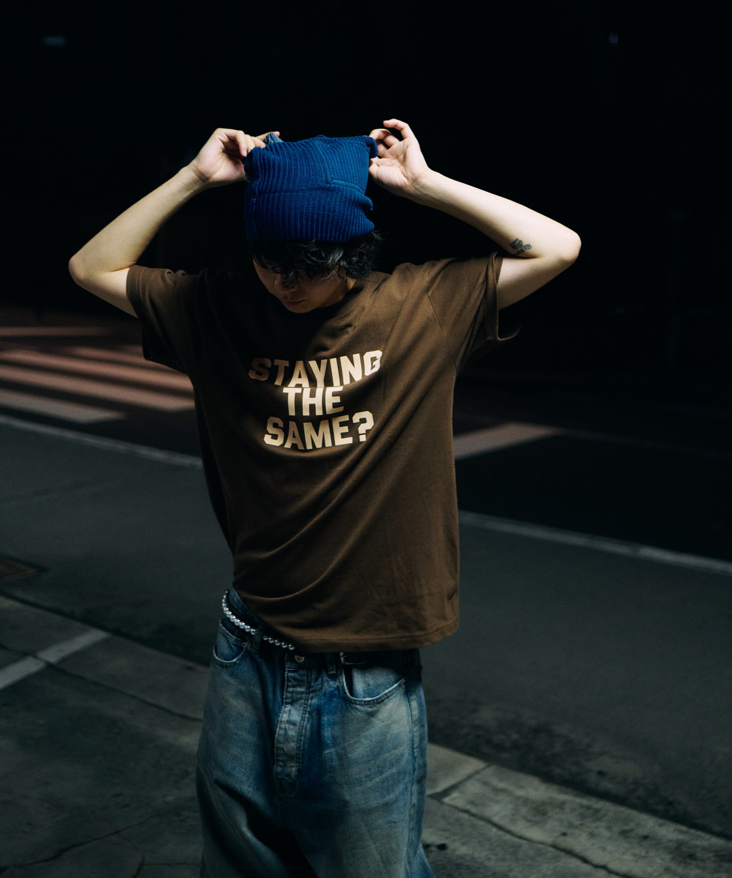 Teya　Flock Letter T-shirts BROWN S