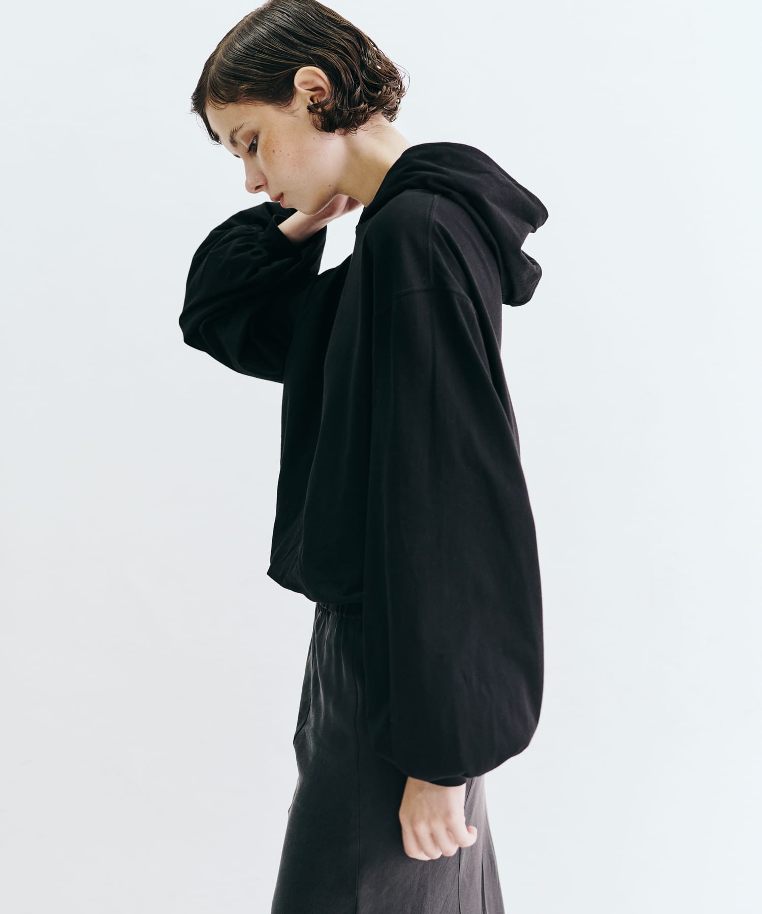 Teya　Glance Hoodie BLACK FREE