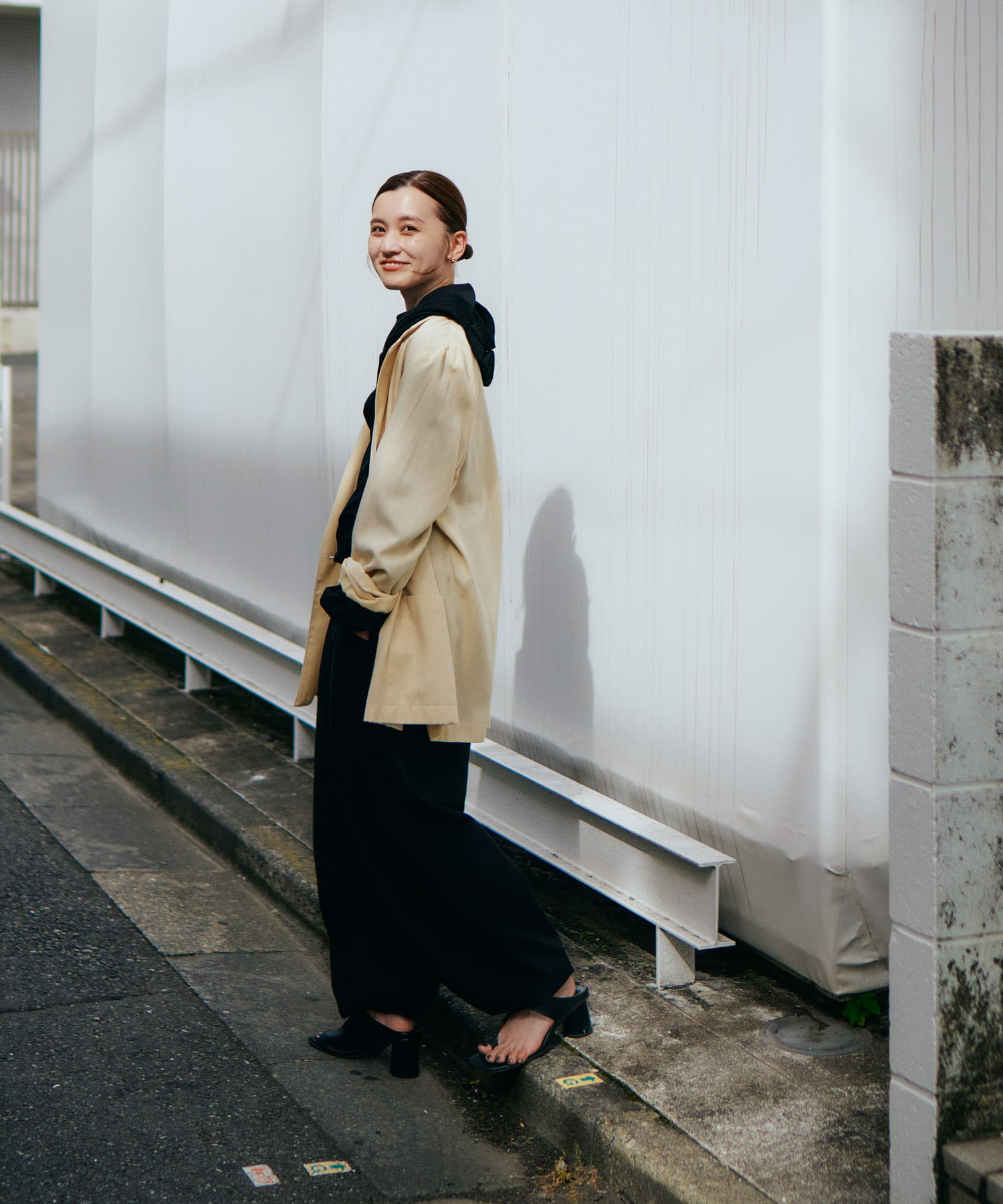Teya　Glance Hoodie BLACK FREE