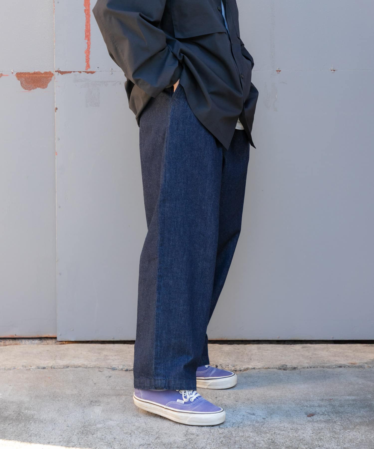 D.BLUE