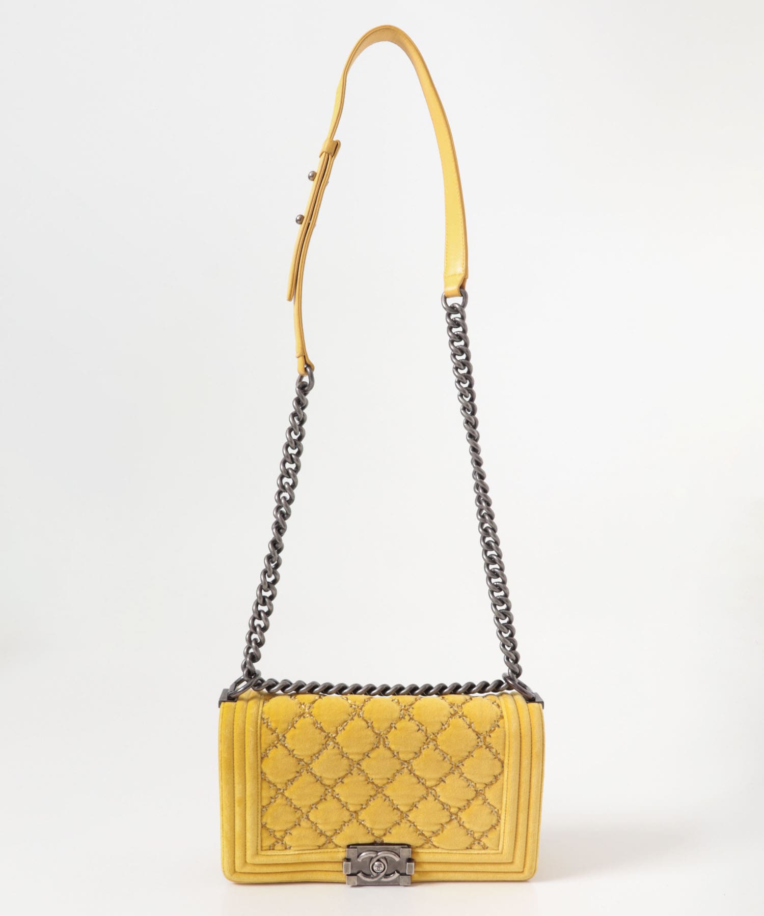 VINTAGE　シャネル00sボーイシャネルショルダー