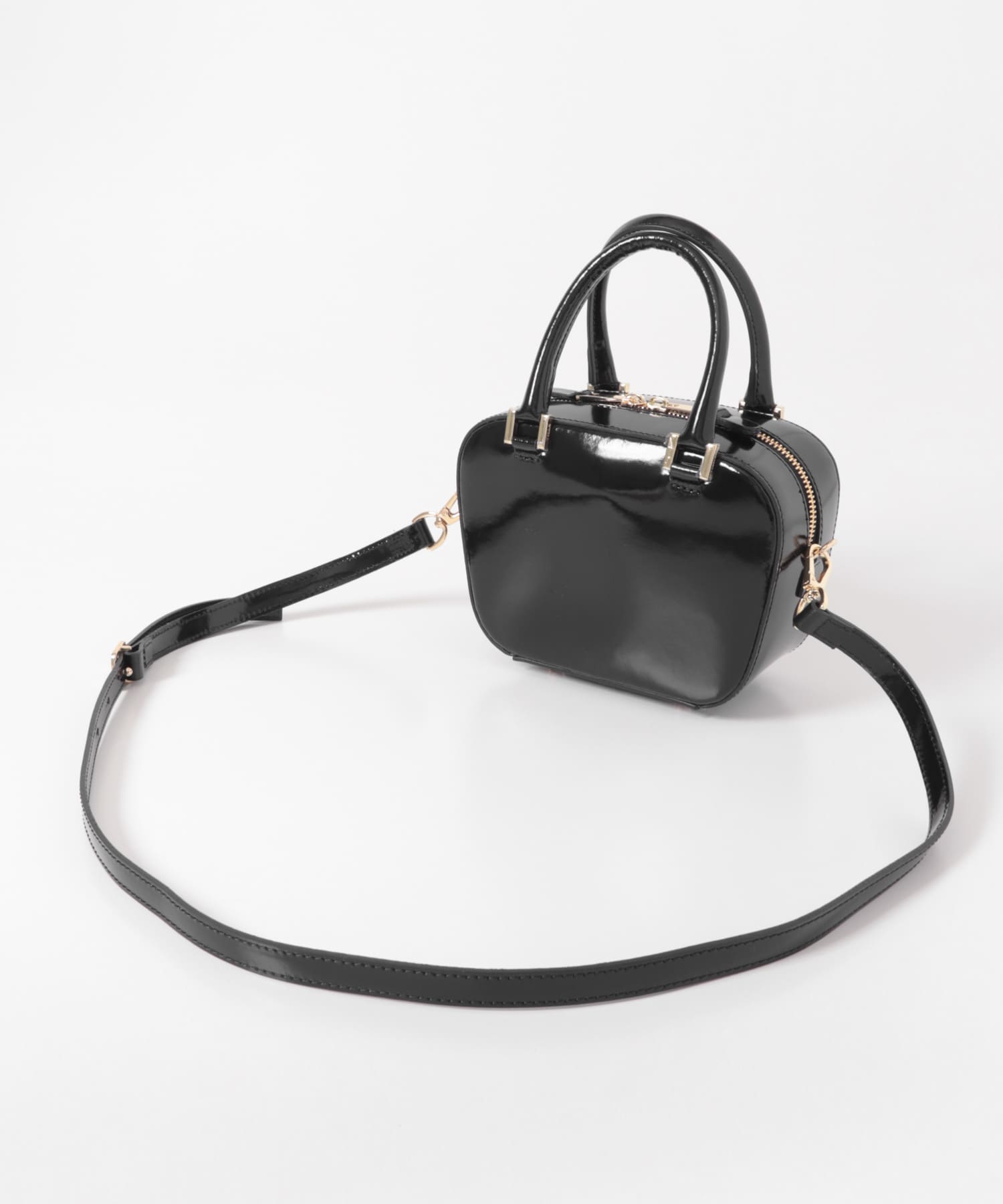 CHRISTIAN VILLA エナメルカーフレザーショルダーバッグ(0 BLACK