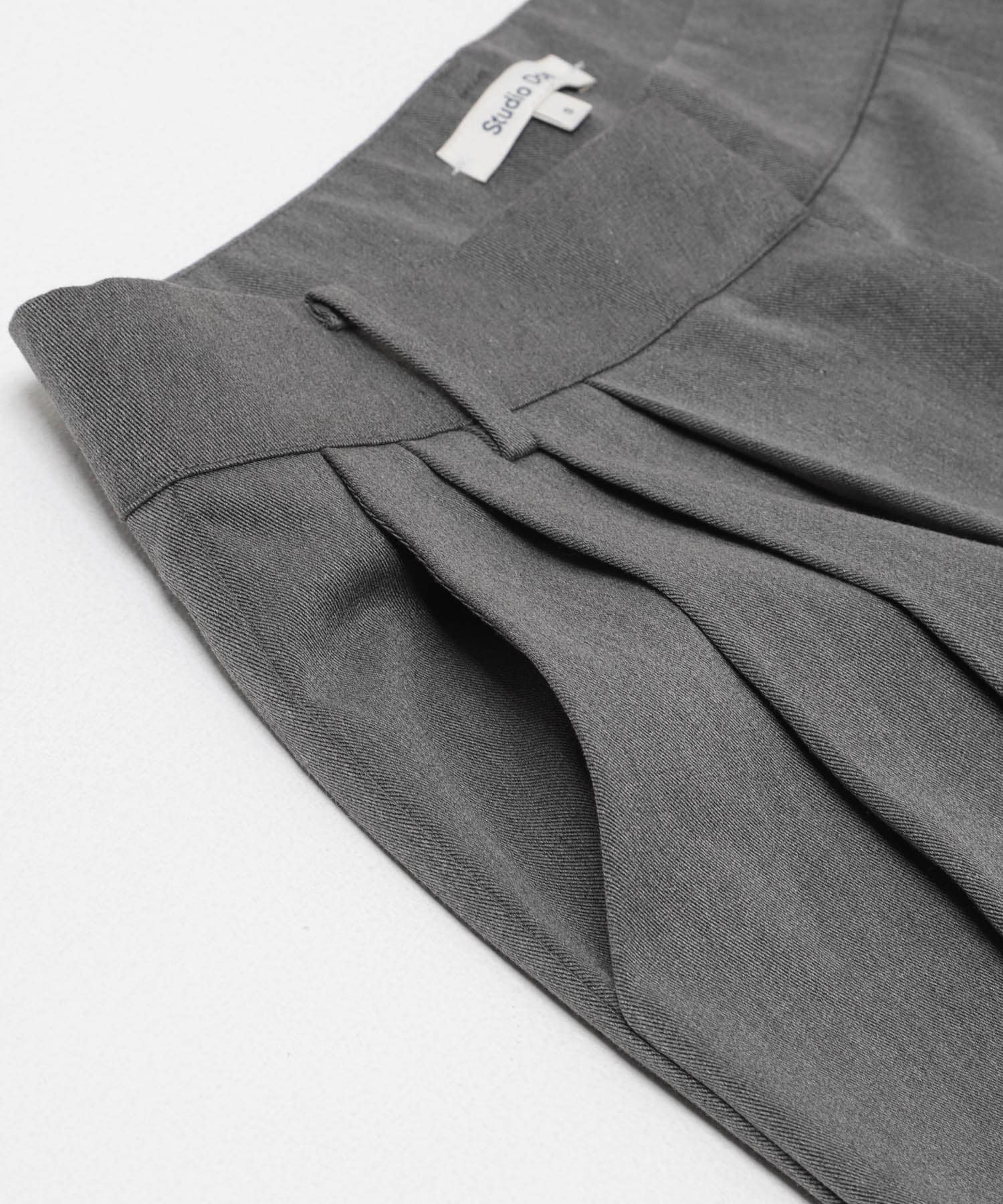 Studio Doe　Three-tuck Wide Pants GREY XS