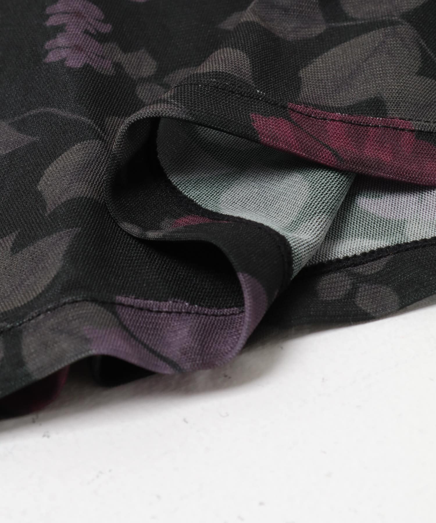 AMOMENTO　FLORAL MOCK NECK TOP BLACK 0