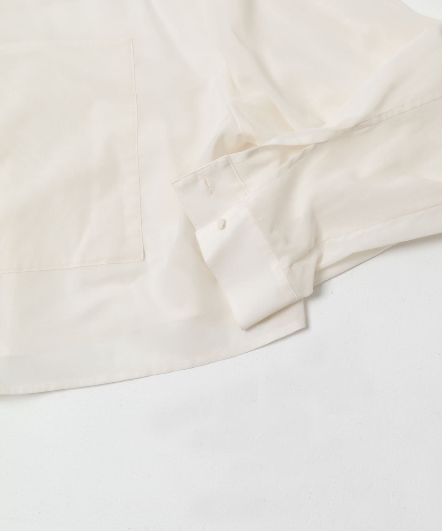 AMOMENTO　DRAWER POCKET CROP SHIRTS IVORY 0