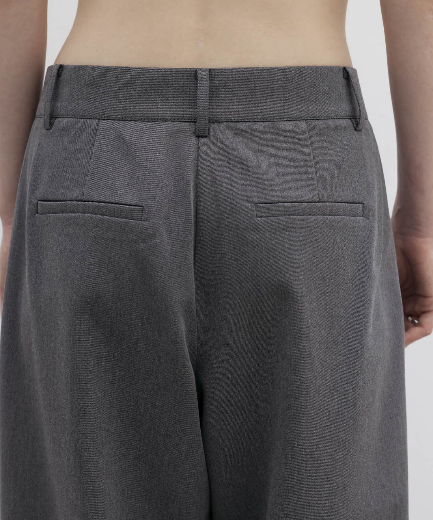 STUDIO DOE　Three-tuck Wide Pants DARK GREY S