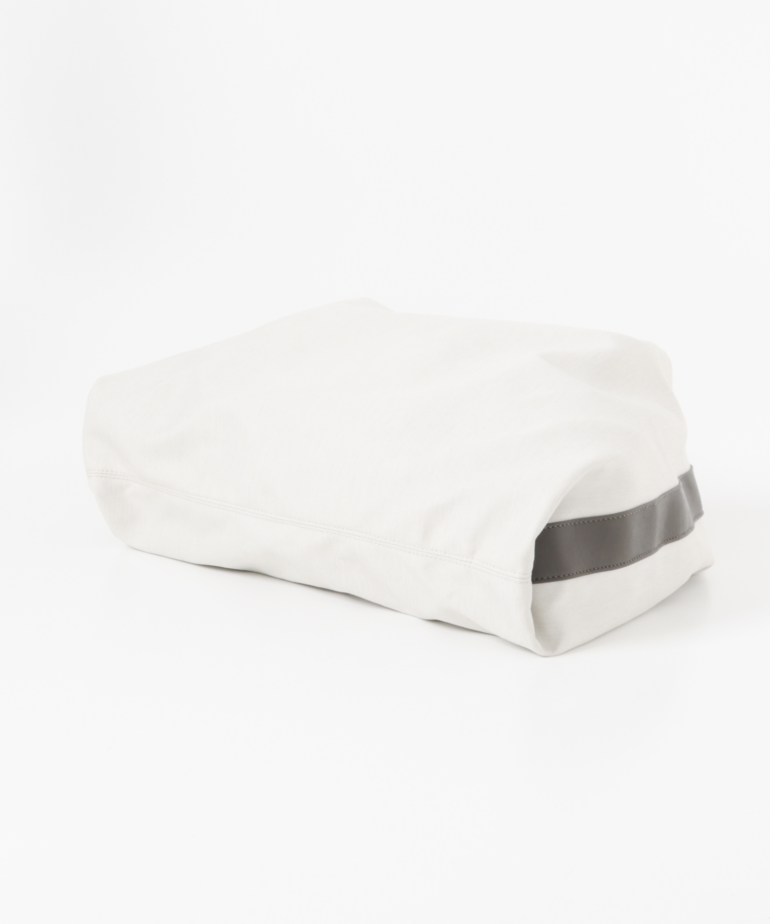 STUDIO DOE　Triangle Bag GREY 0