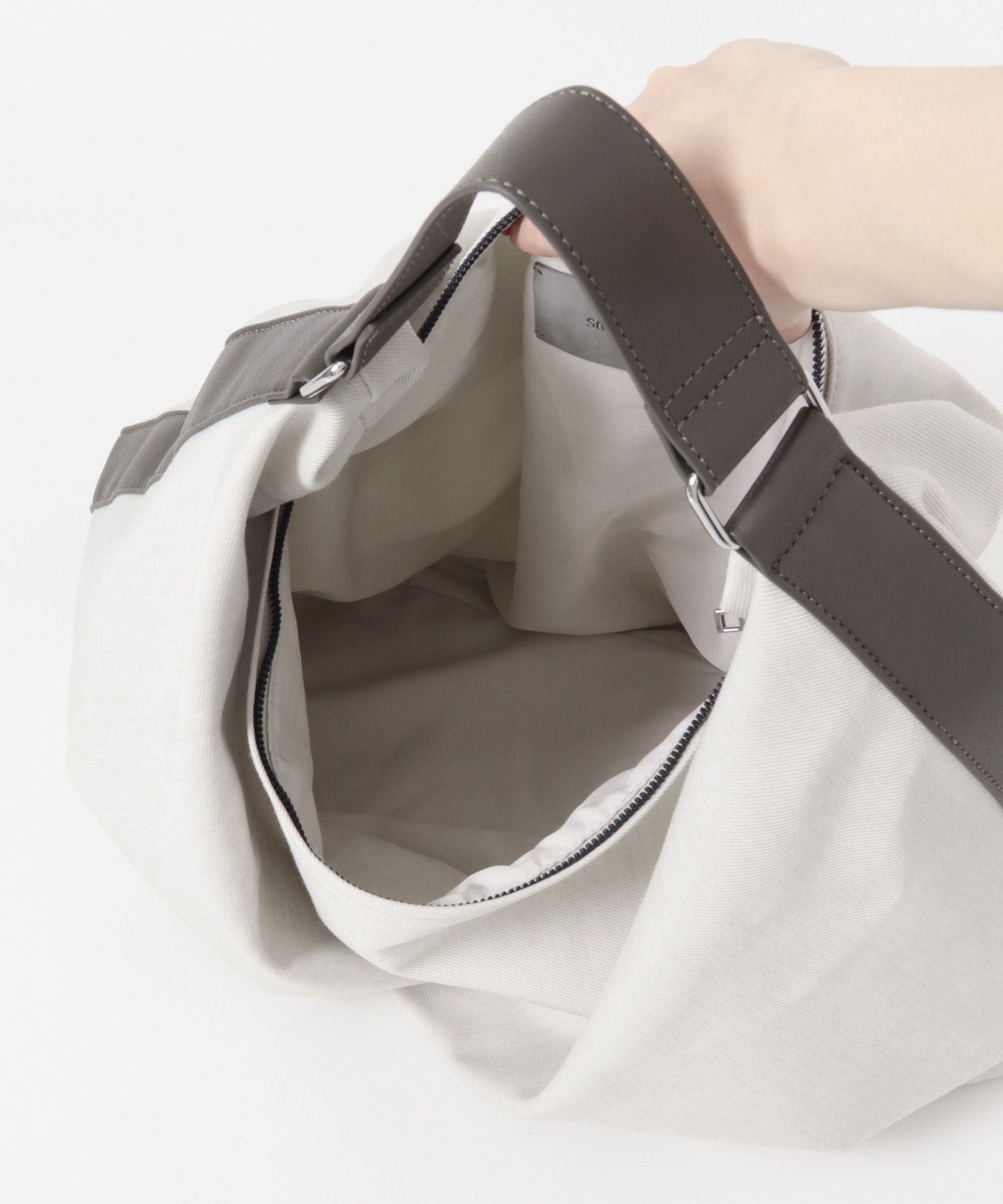 STUDIO DOE　Triangle Bag GREY 0