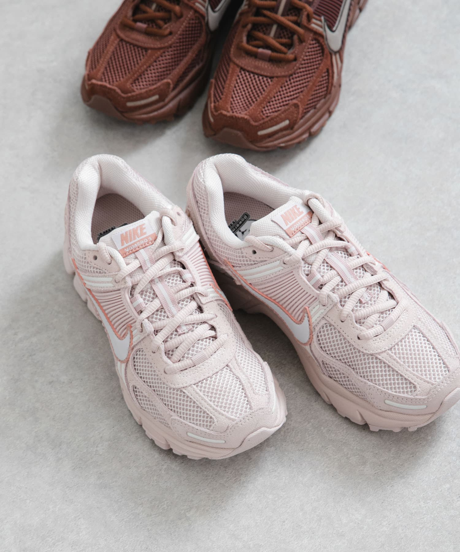 NIKE　ズームボメロ 5 GLD