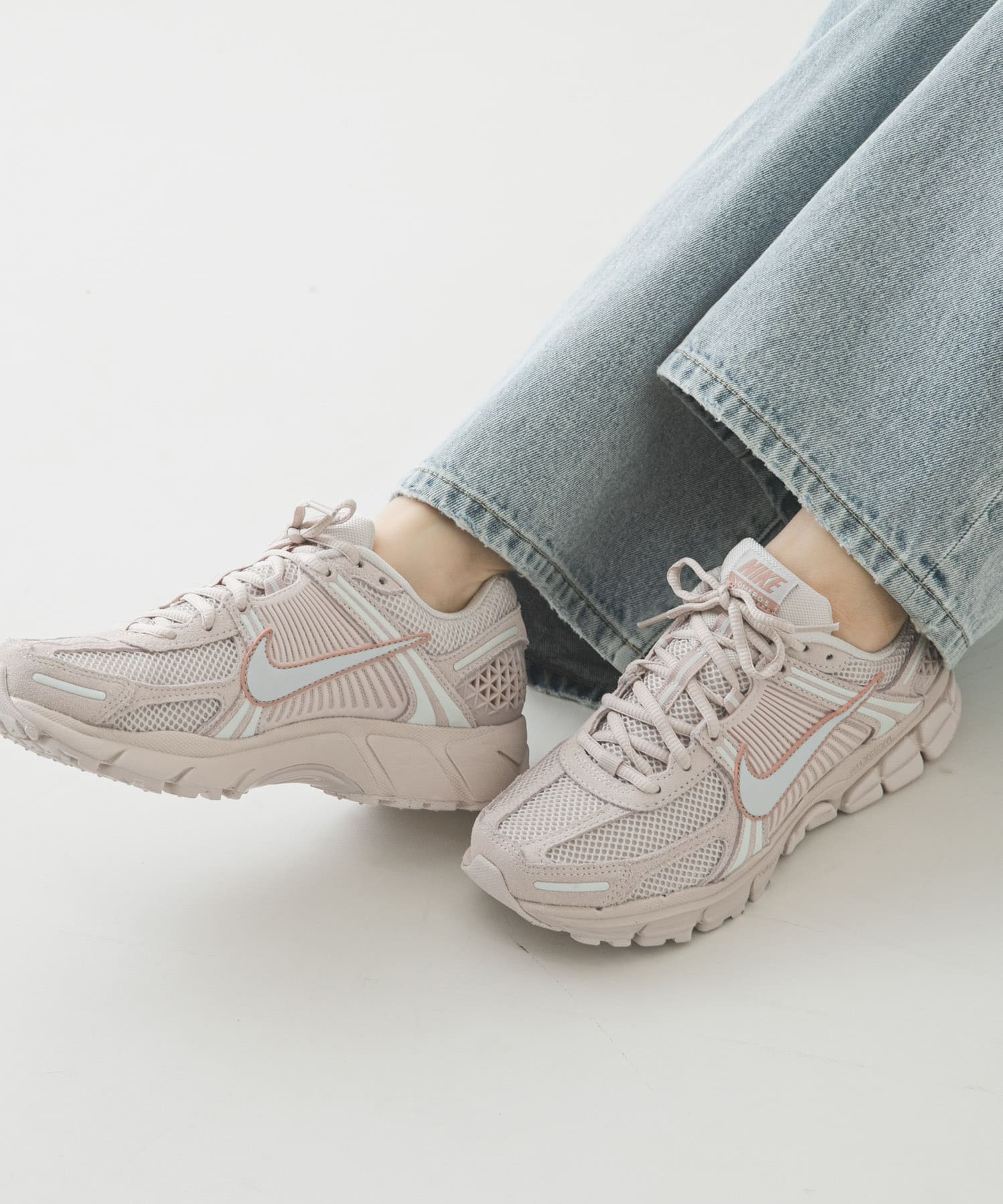 NIKE　ズームボメロ 5 GLD S RD/V GRR 23.5