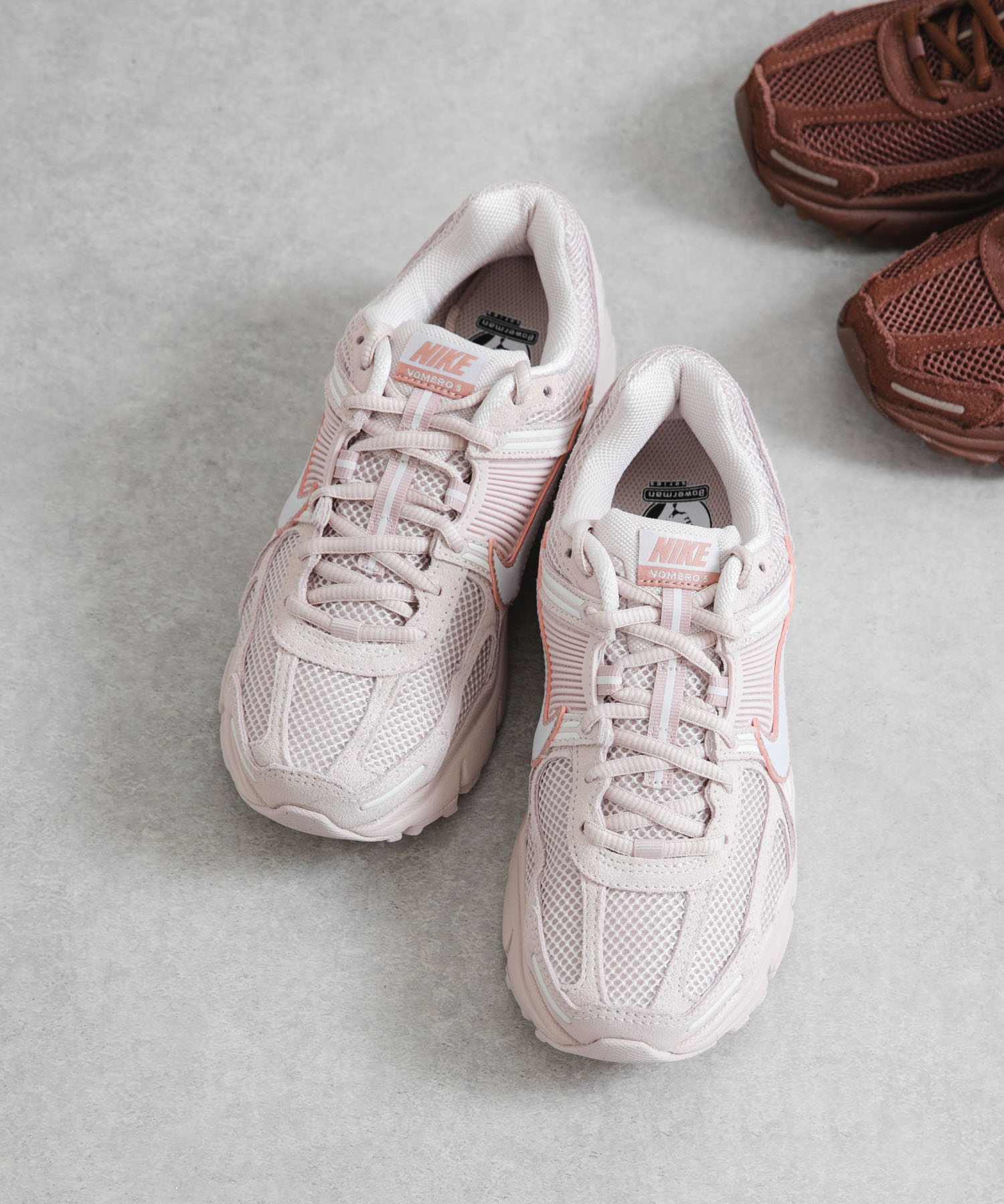 NIKE　ズームボメロ 5 GLD S RD/V GRR 23.5