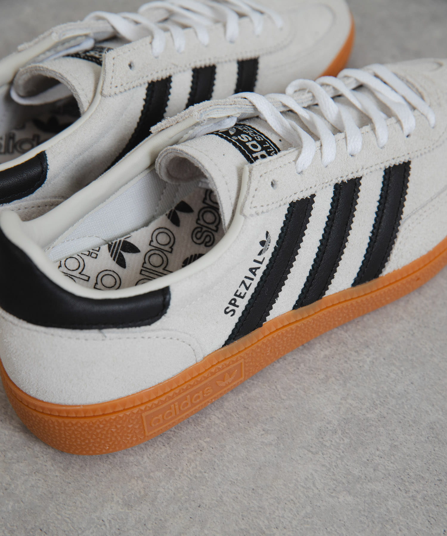 adidas　HANDBALL SPEZIAL W アルミナ 23.5