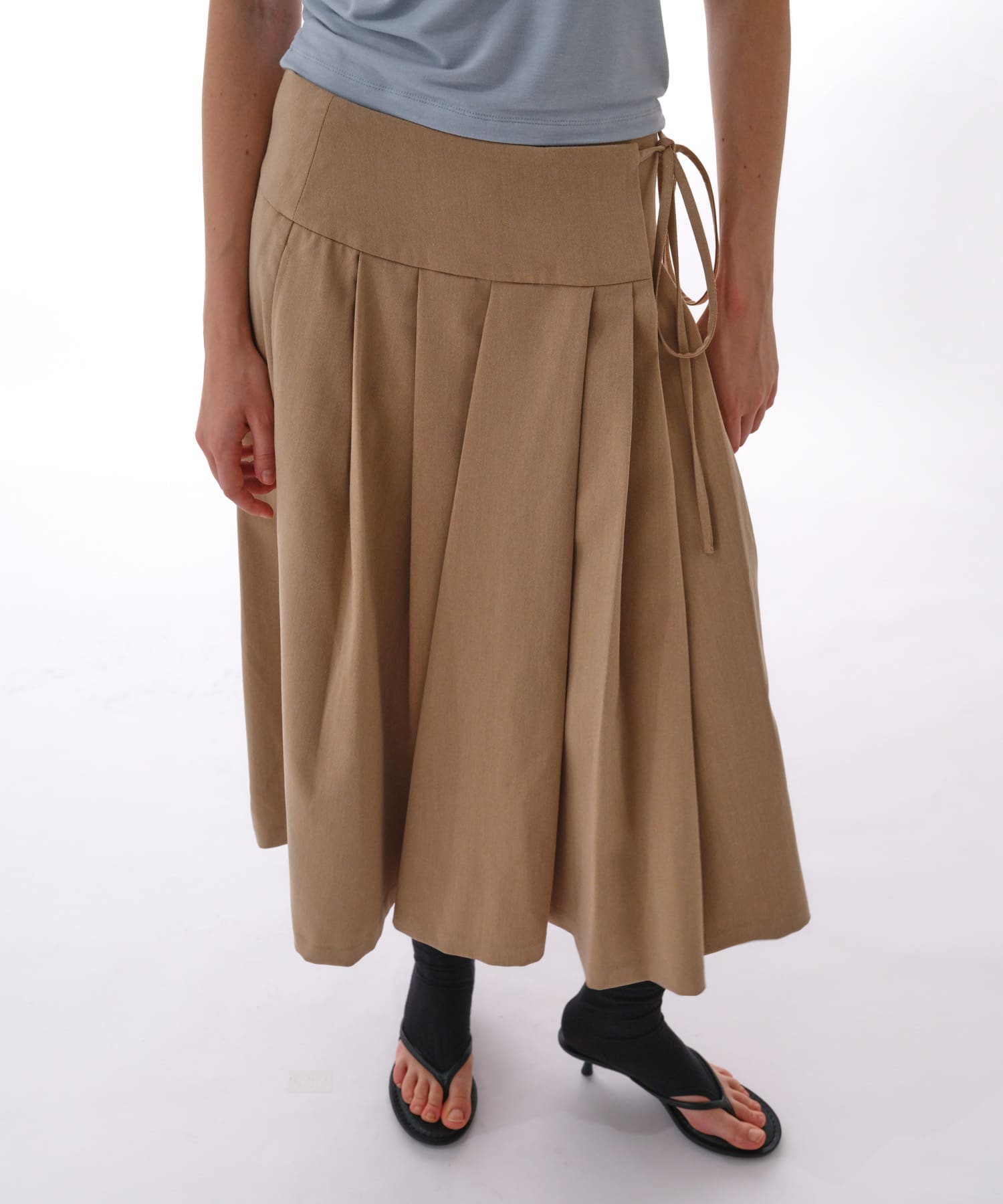 STUDIO DOE　Irregular Pleated Skirt