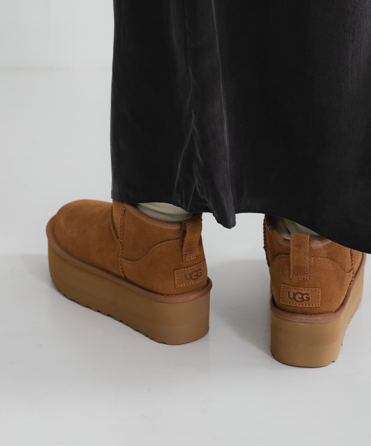 UGG　ULTRA MINI PLATFORM CHESTNUT 22