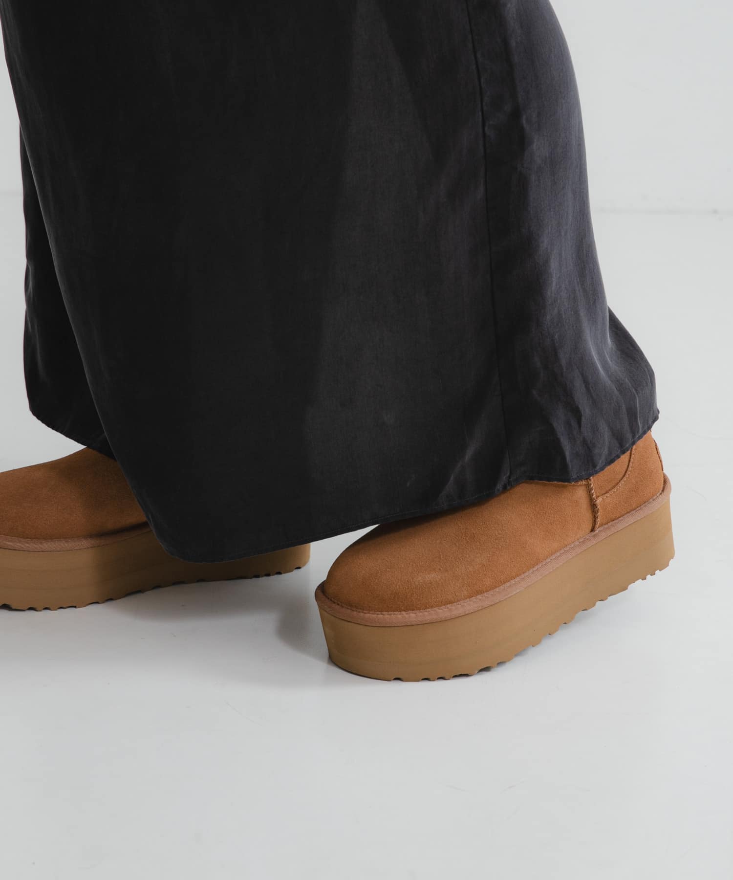UGG　ULTRA MINI PLATFORM CHESTNUT 22