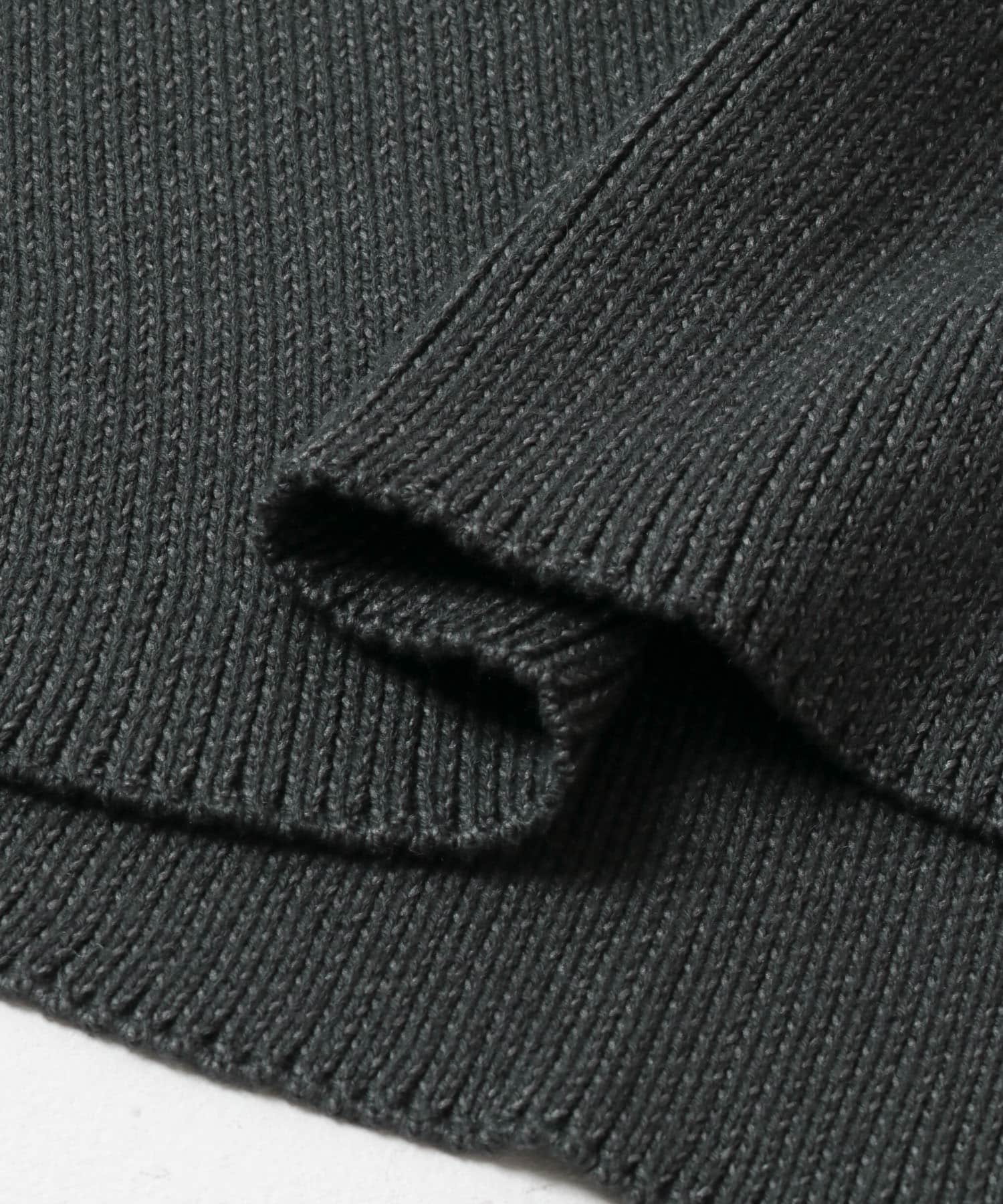 TAN　OPEN SLEEVE V/NECK KNIT STEEL GRAY 1